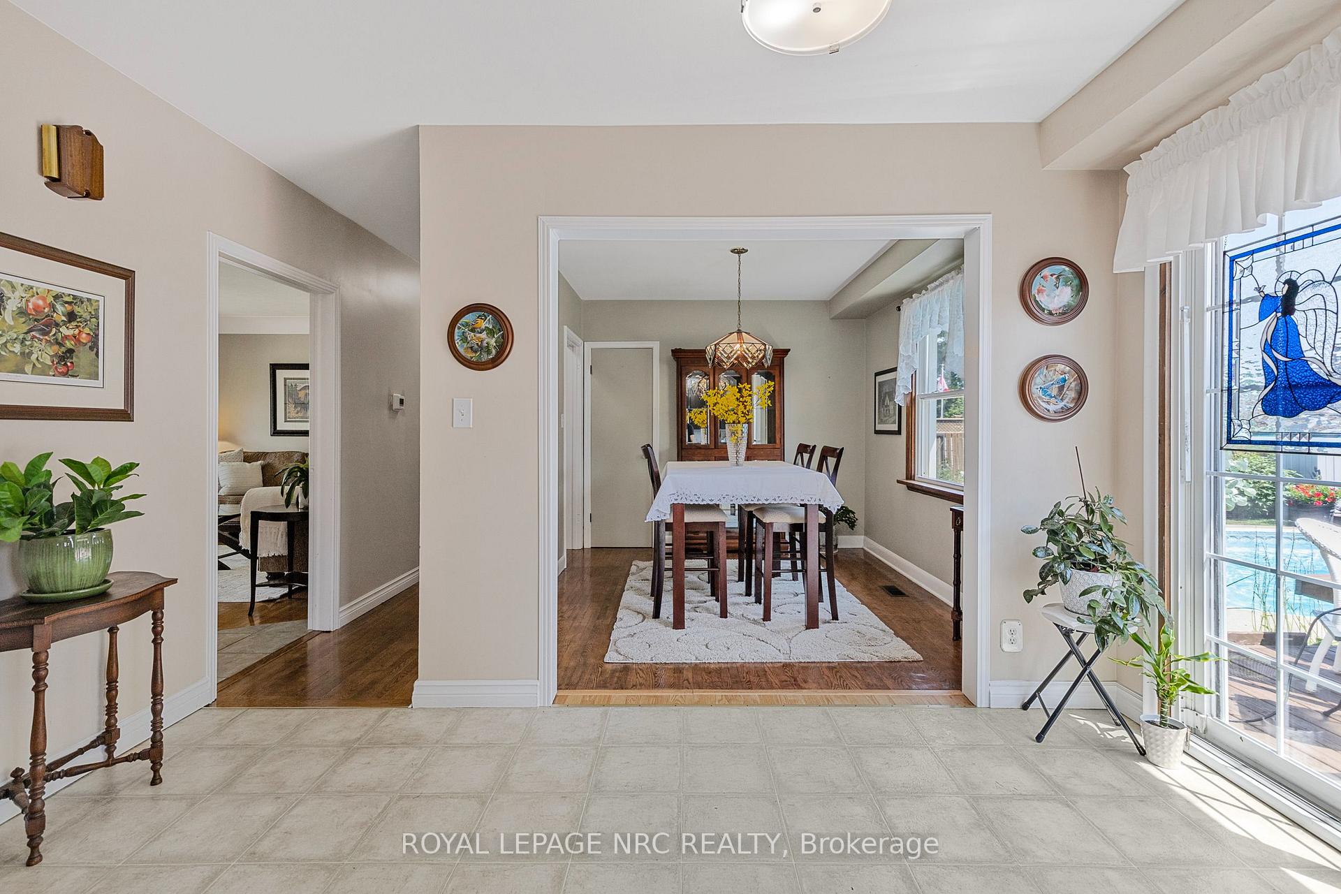 Photo 8 of 32 Whittaker Avenue, Grimsby, Grimsby Beach — HOMEH