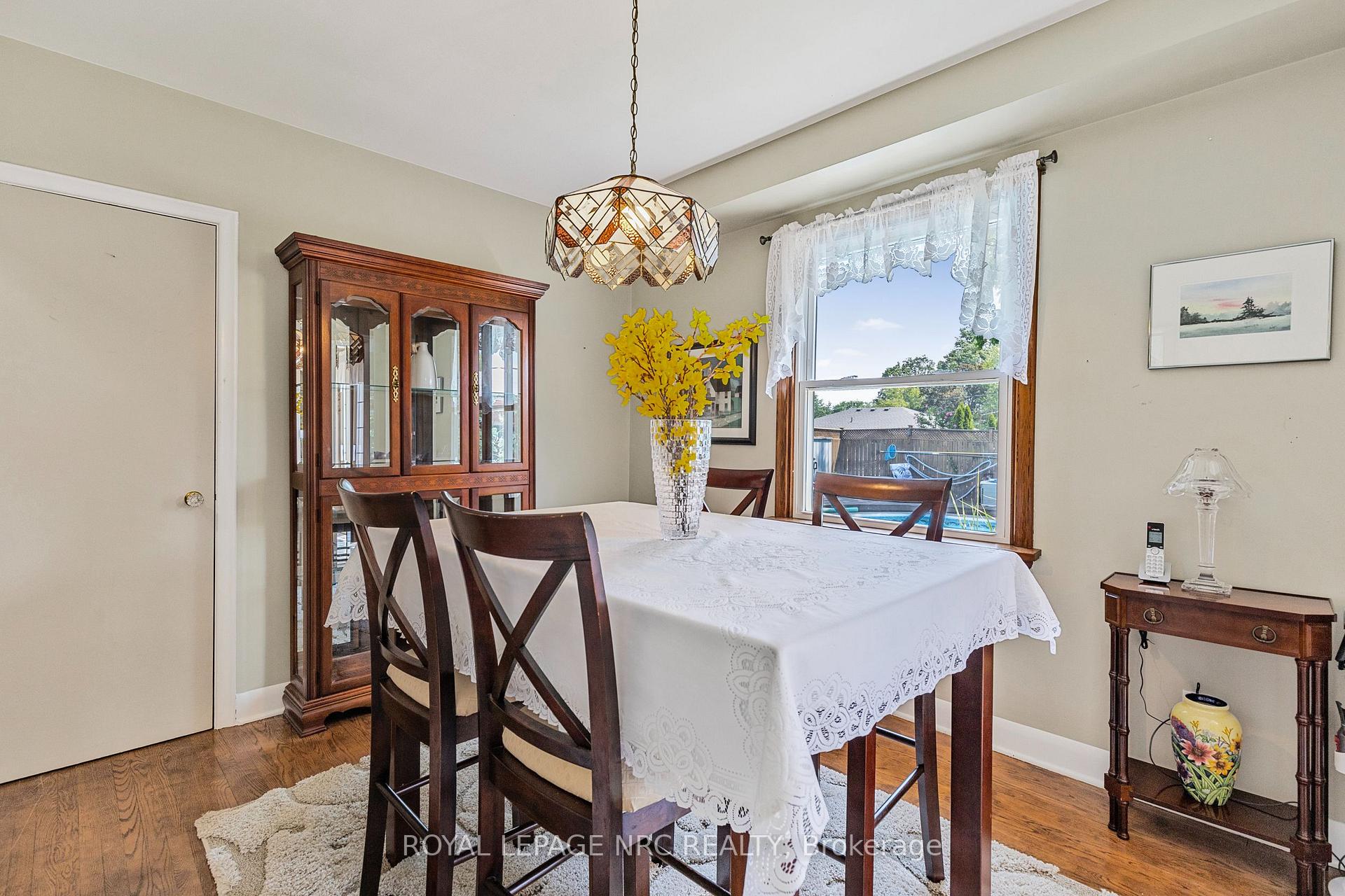 Photo 9 of 32 Whittaker Avenue, Grimsby, Grimsby Beach — HOMEH
