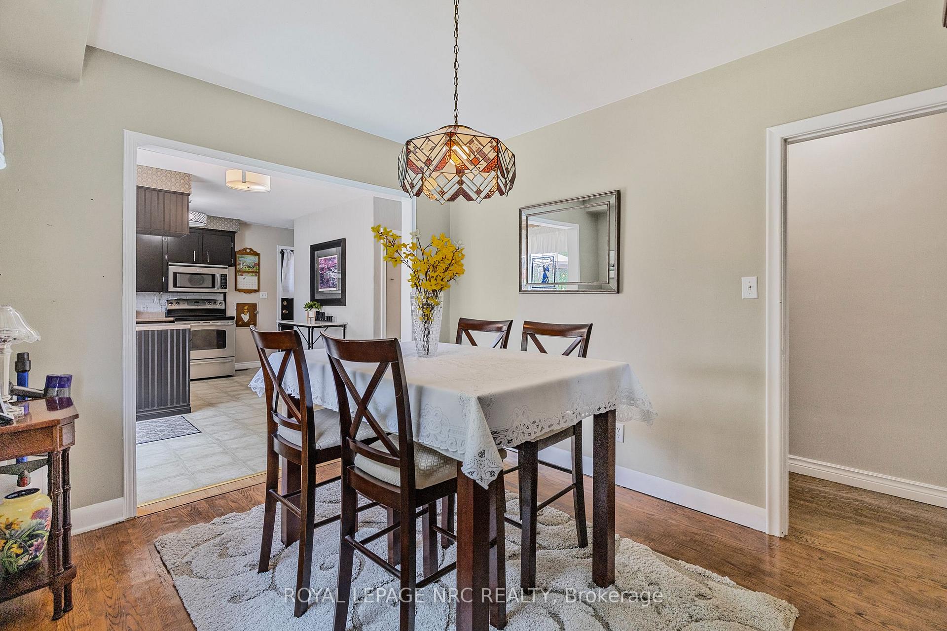 Photo 10 of 32 Whittaker Avenue, Grimsby, Grimsby Beach — HOMEH