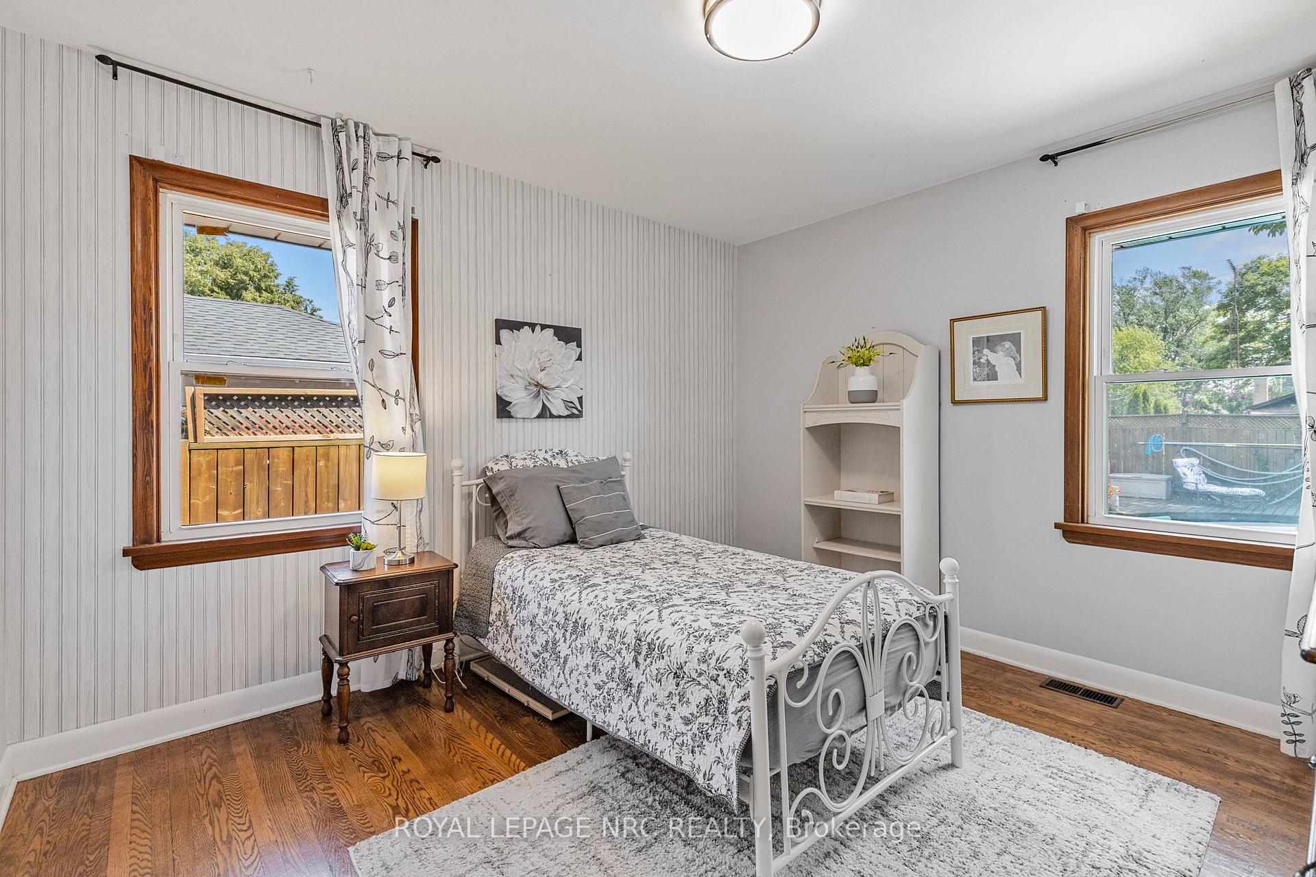 Photo 13 of 32 Whittaker Avenue, Grimsby, Grimsby Beach — HOMEH