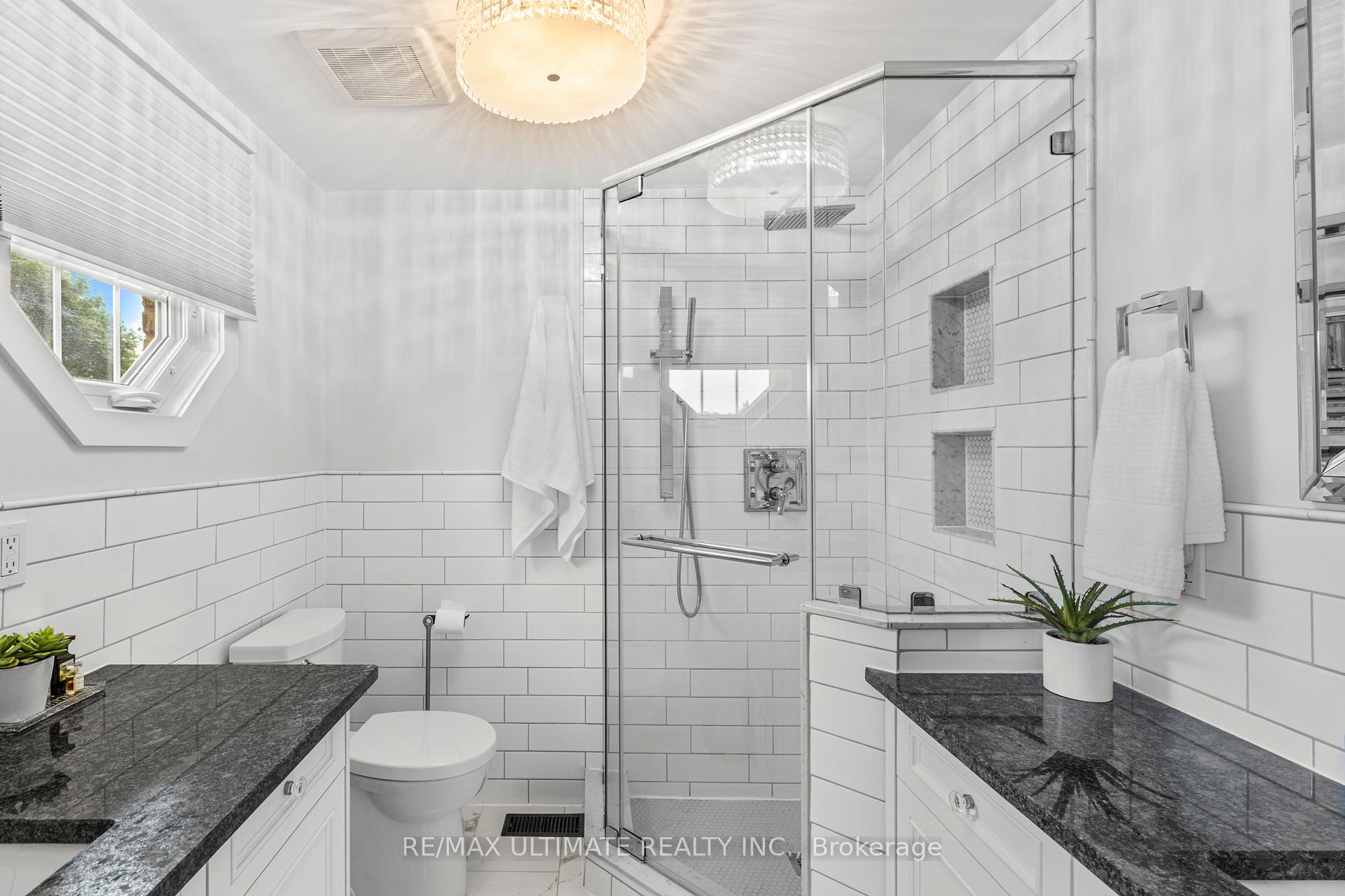 Photo 3 of 2113 Headon Forest Drive, Burlington, Headon — HOMEH