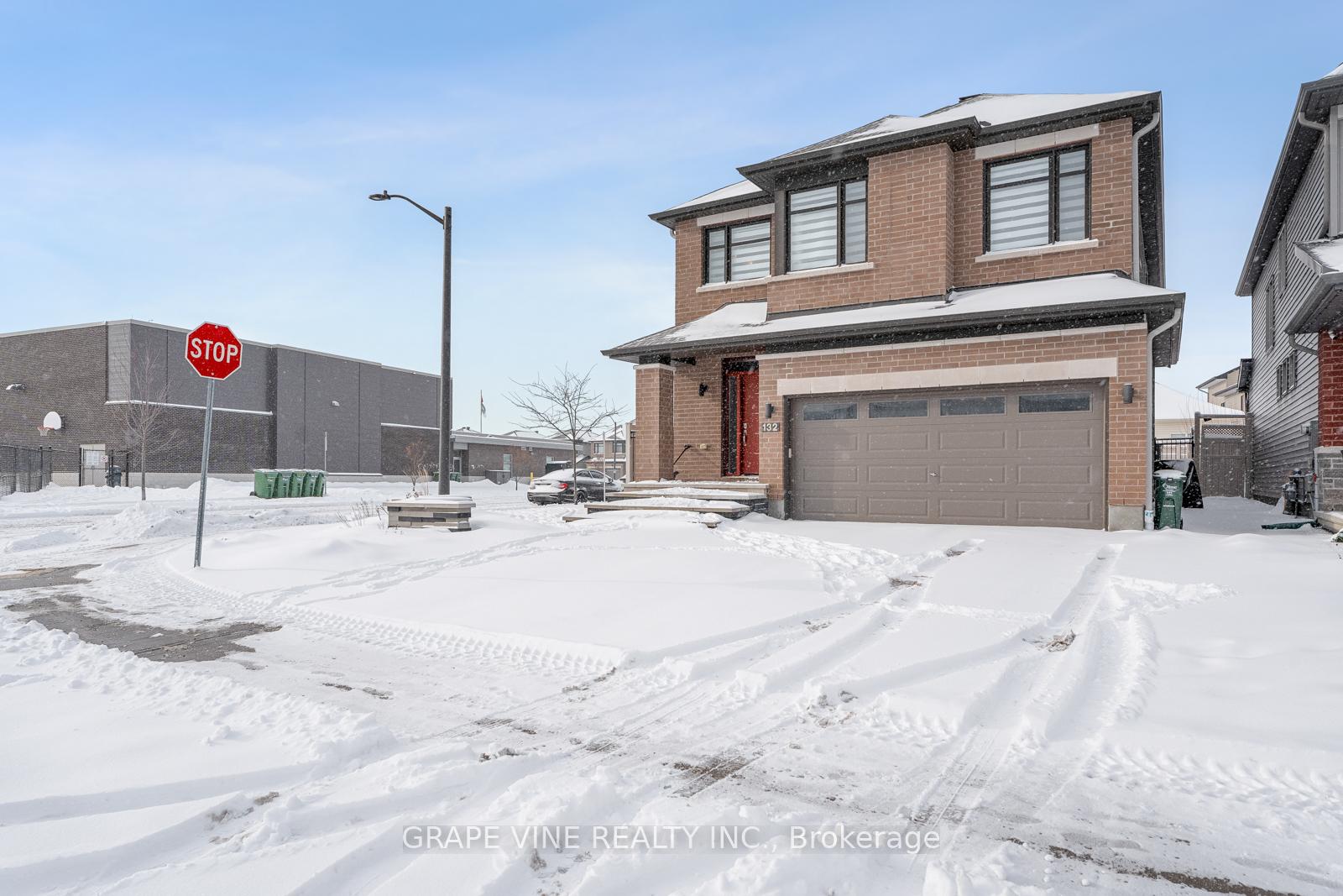 Photo 1 of 132 Pathfinder Way, Ottawa, Riverside South/Gloucester Glen — HOMEH