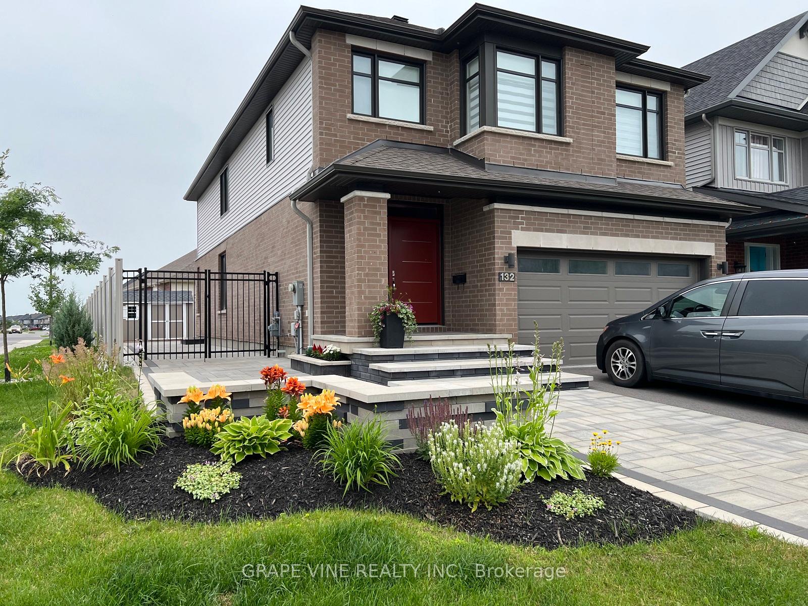 Photo 4 of 132 Pathfinder Way, Ottawa, Riverside South/Gloucester Glen — HOMEH