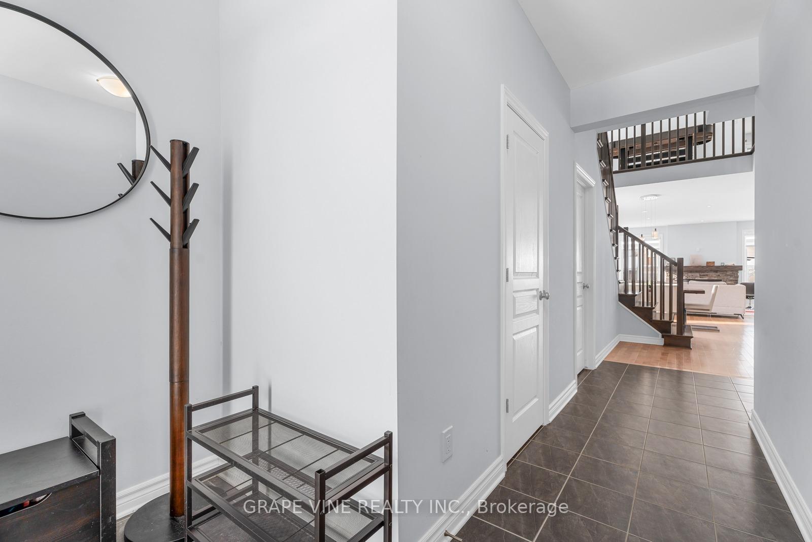 Photo 5 of 132 Pathfinder Way, Ottawa, Riverside South/Gloucester Glen — HOMEH