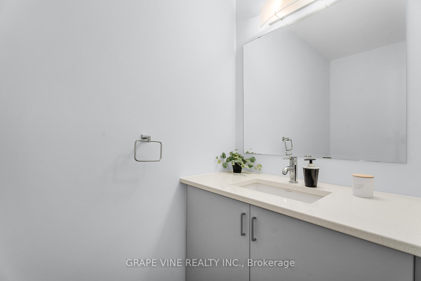 Photo 7 of 132 Pathfinder Way, Ottawa, Riverside South/Gloucester Glen — HOMEH