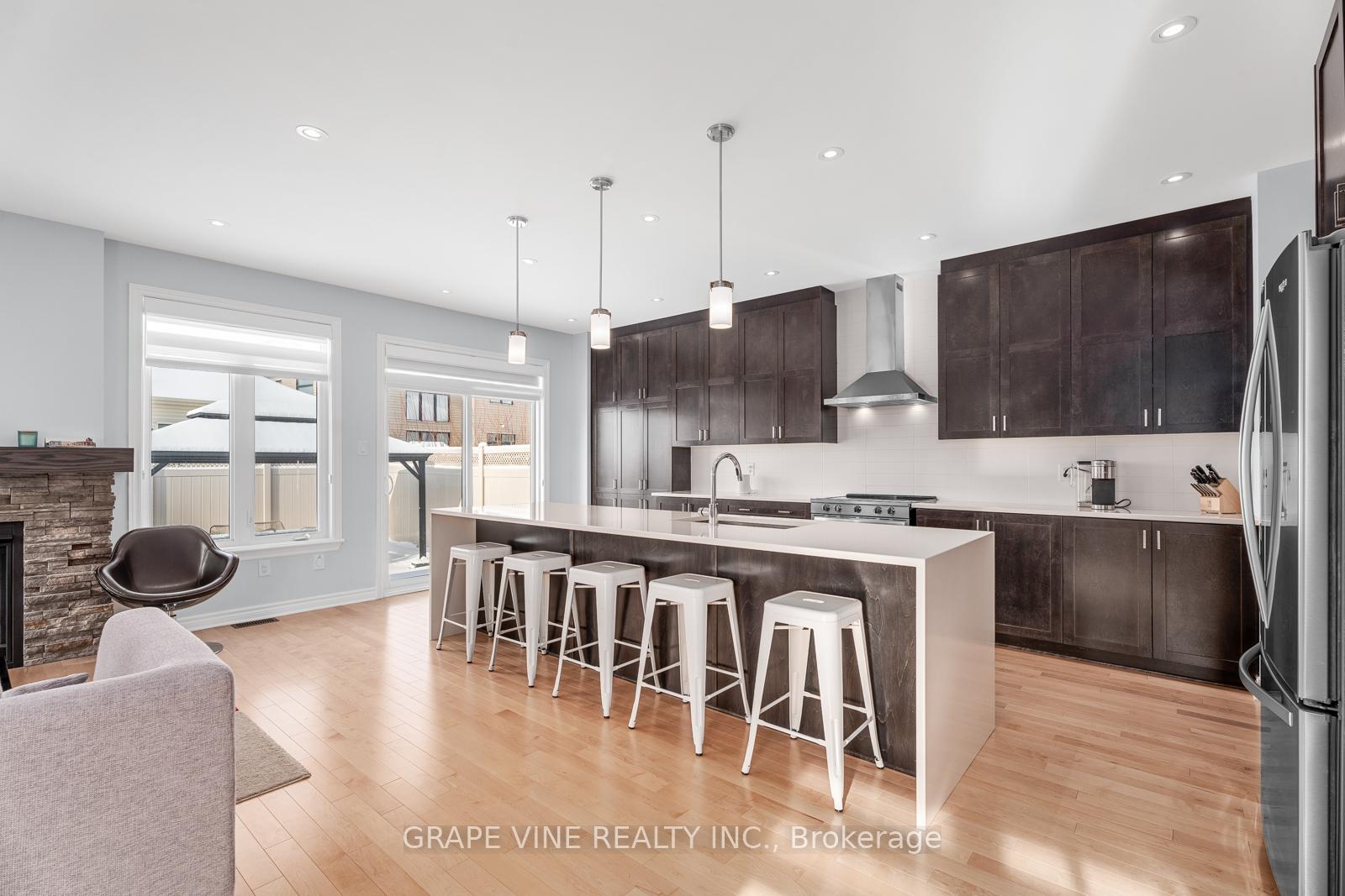 Photo 12 of 132 Pathfinder Way, Ottawa, Riverside South/Gloucester Glen — HOMEH