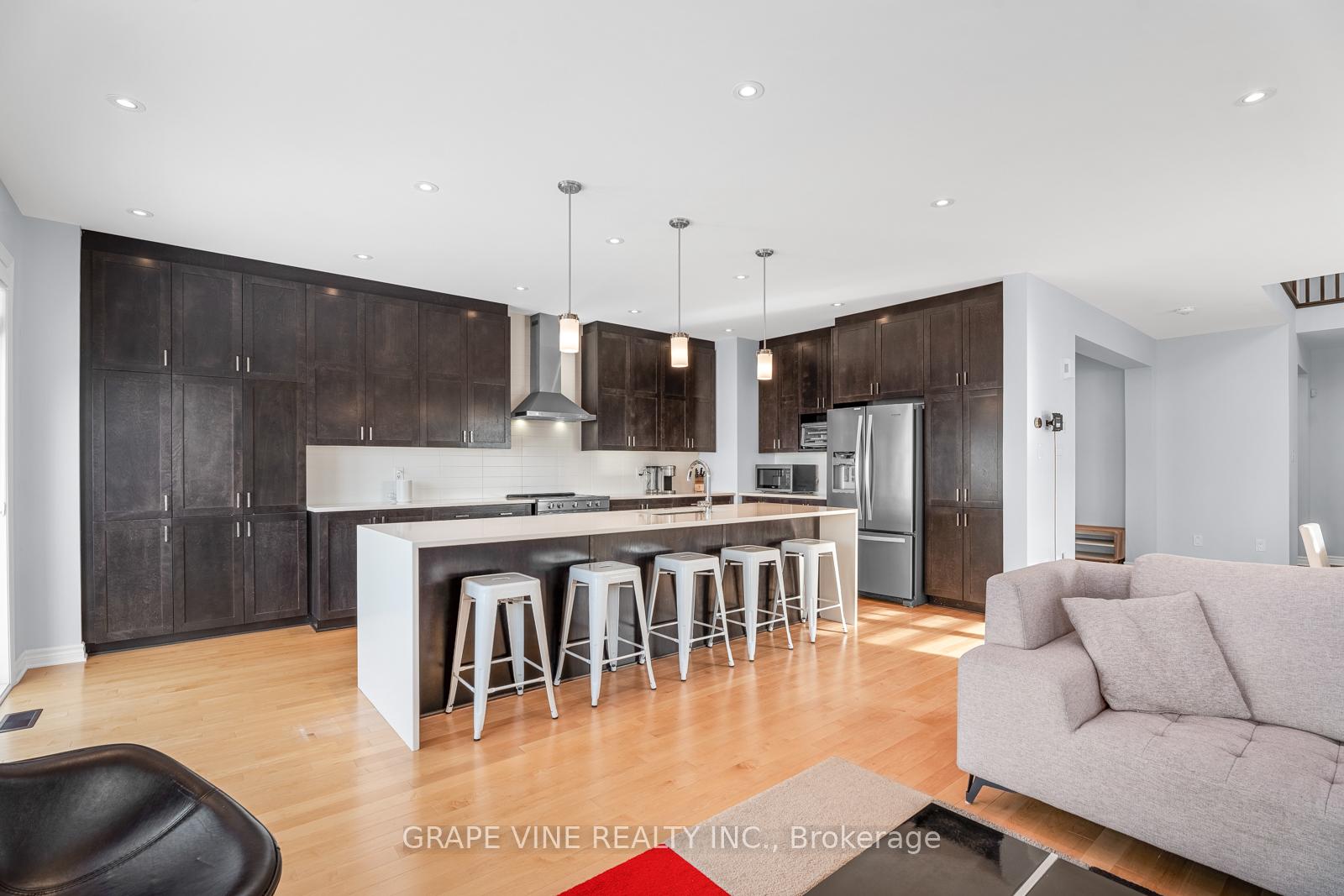 Photo 14 of 132 Pathfinder Way, Ottawa, Riverside South/Gloucester Glen — HOMEH