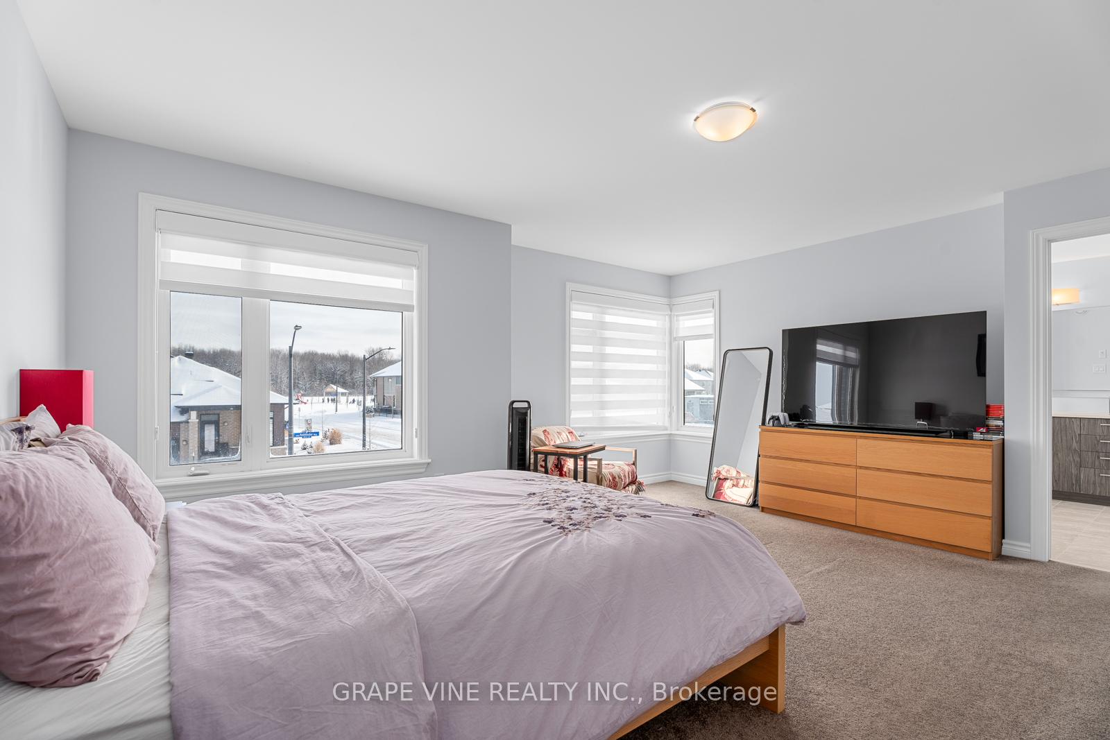 Photo 21 of 132 Pathfinder Way, Ottawa, Riverside South/Gloucester Glen — HOMEH