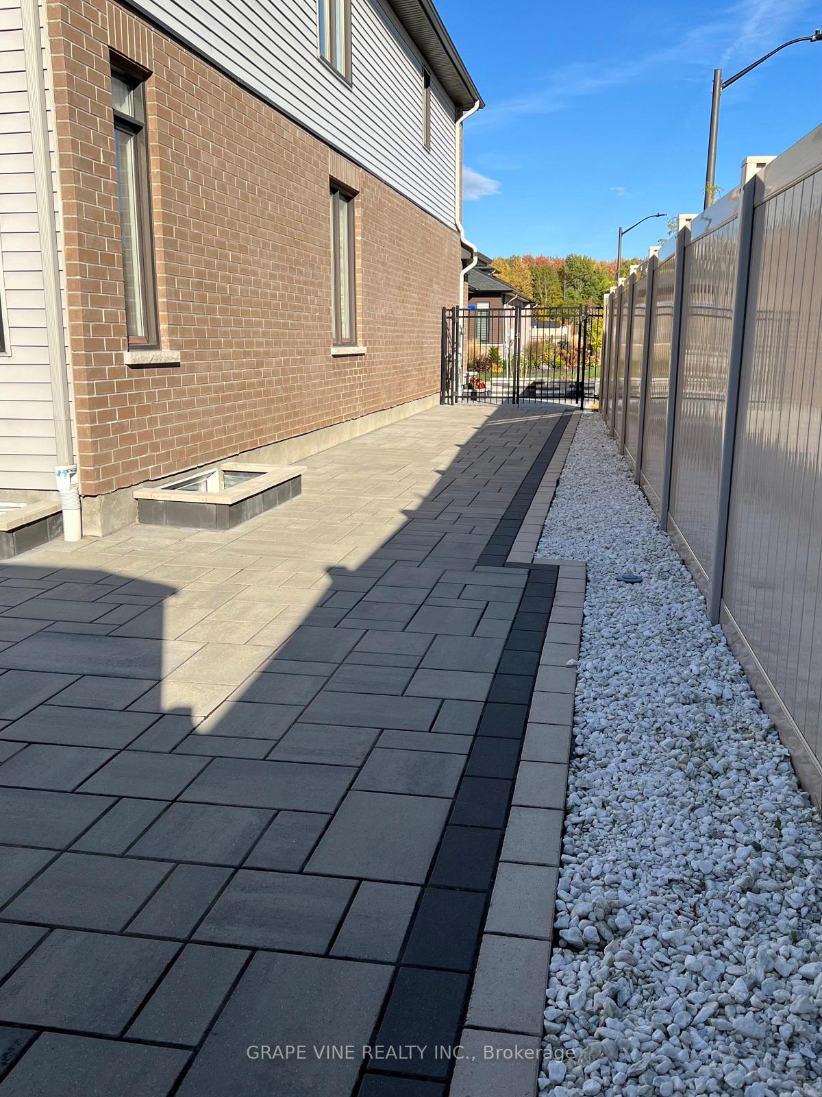 Photo 40 of 132 Pathfinder Way, Ottawa, Riverside South/Gloucester Glen — HOMEH