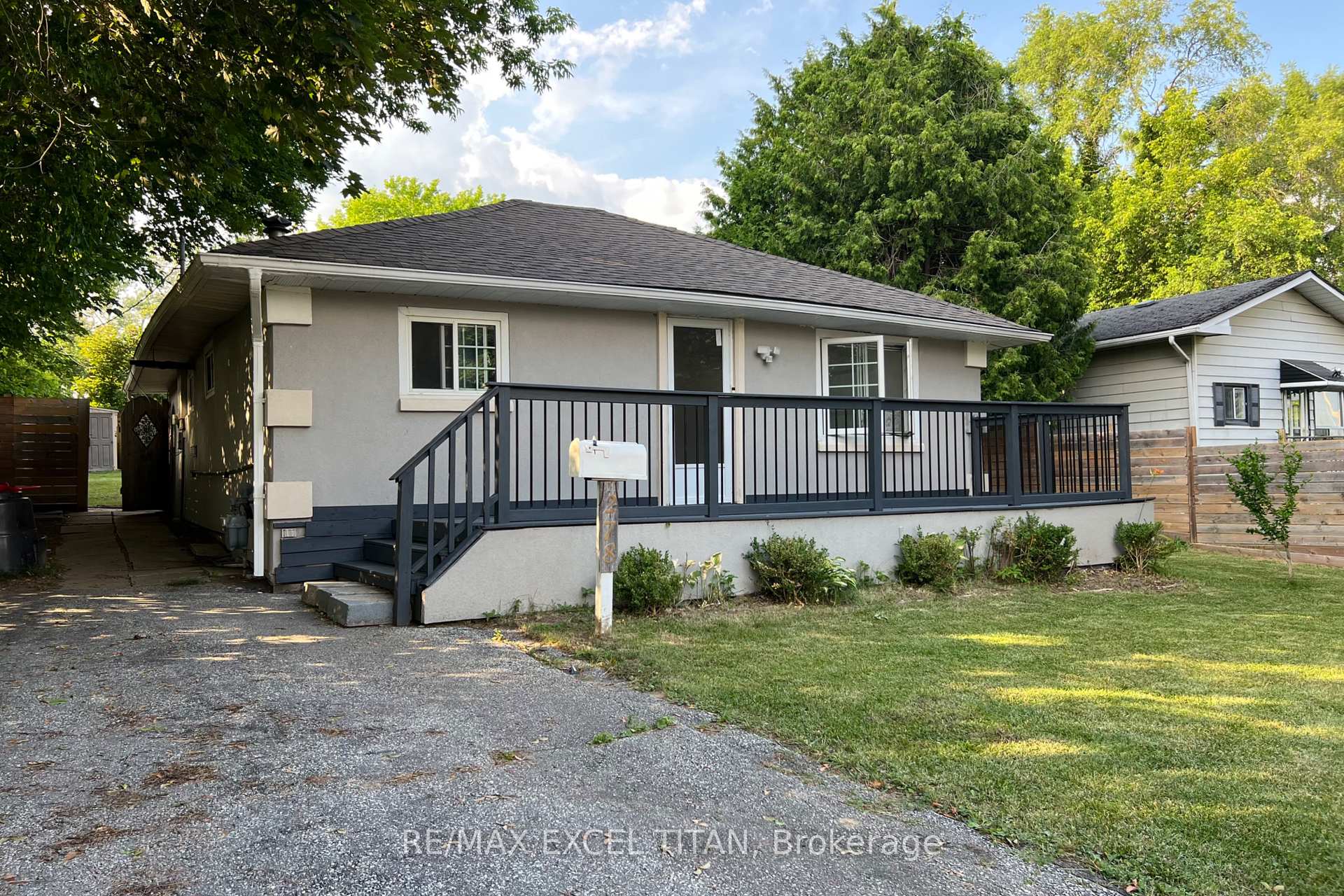 Front of 278 Pasadena Drive