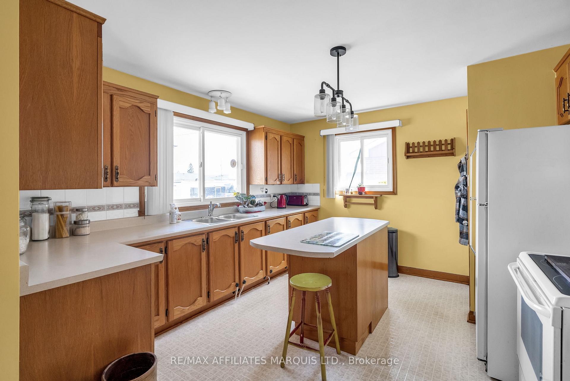 Photo 7 of 1106 Daly Avenue, Cornwall — HOMEH