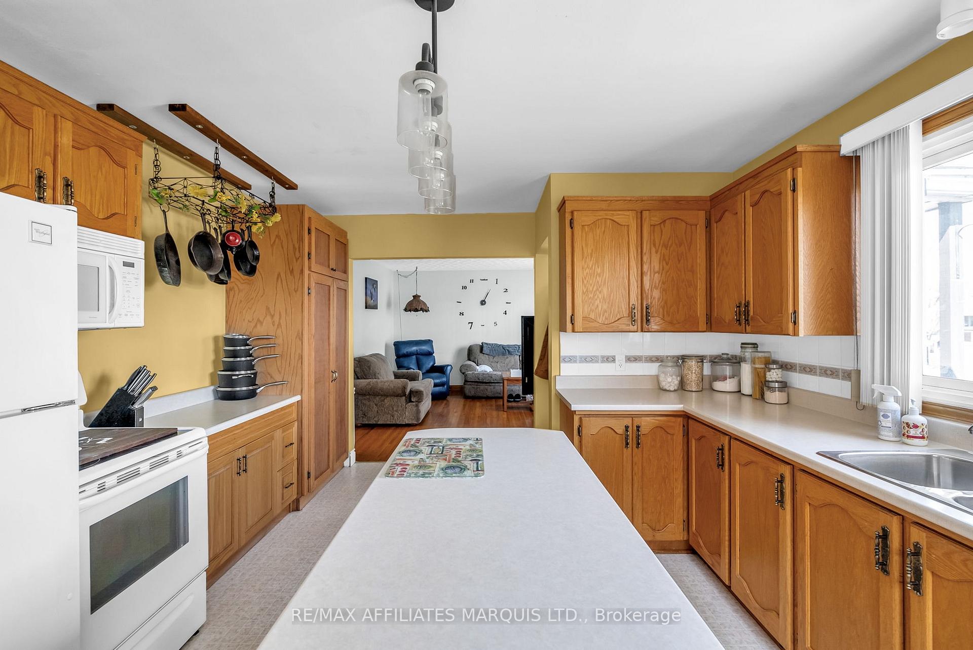 Photo 13 of 1106 Daly Avenue, Cornwall — HOMEH