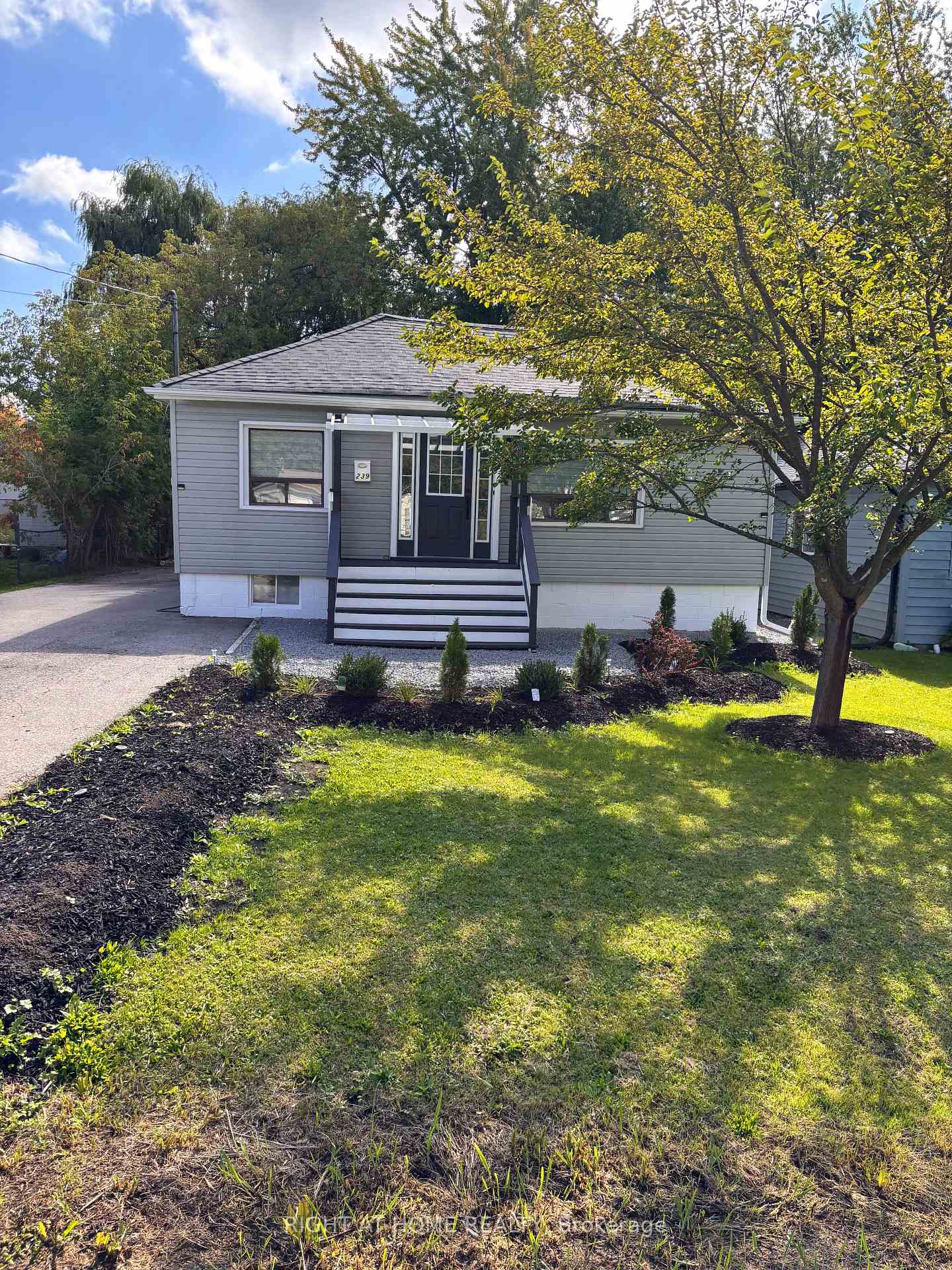 Photo 1 of 239 Royal Road, Georgina, Keswick South — HOMEH