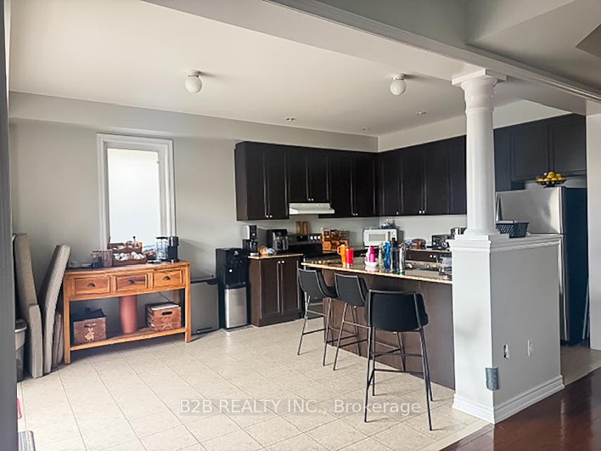 Photo 3 of 11 Woolacott Lane, Clarington, Bowmanville — HOMEH