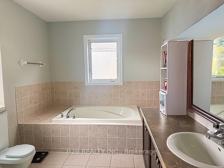 Photo 11 of 11 Woolacott Lane, Clarington, Bowmanville — HOMEH