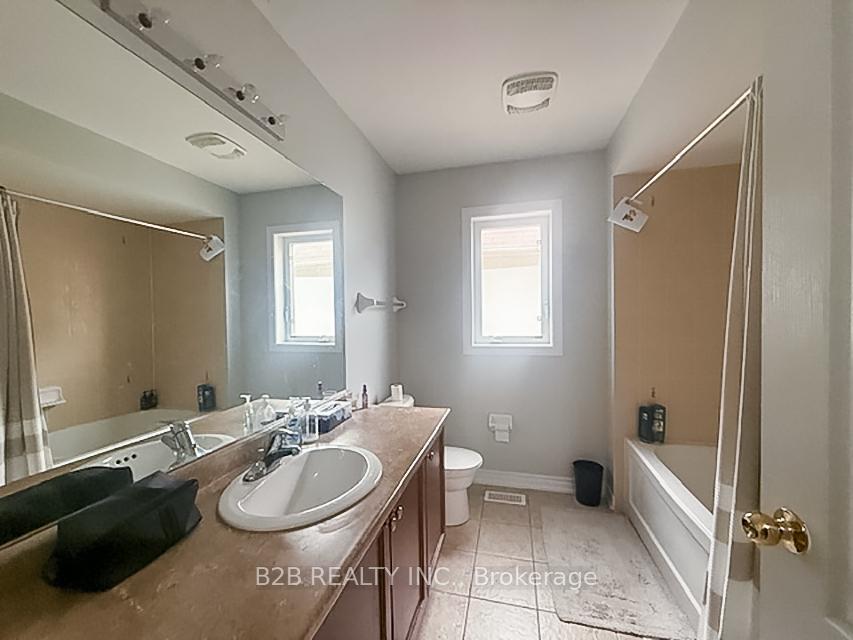 Photo 12 of 11 Woolacott Lane, Clarington, Bowmanville — HOMEH