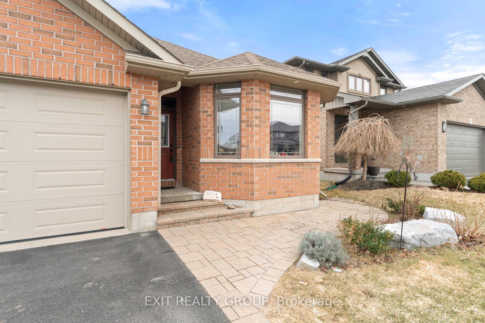 Photo 3 of 11 Cavendish Drive, Belleville, Thurlow Ward — HOMEH
