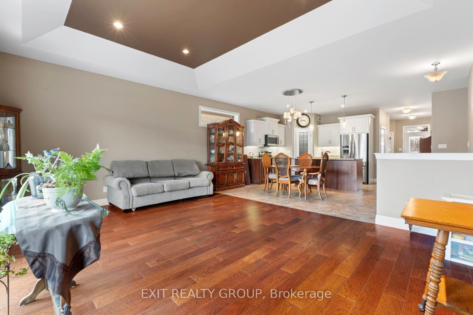 Photo 5 of 11 Cavendish Drive, Belleville, Thurlow Ward — HOMEH
