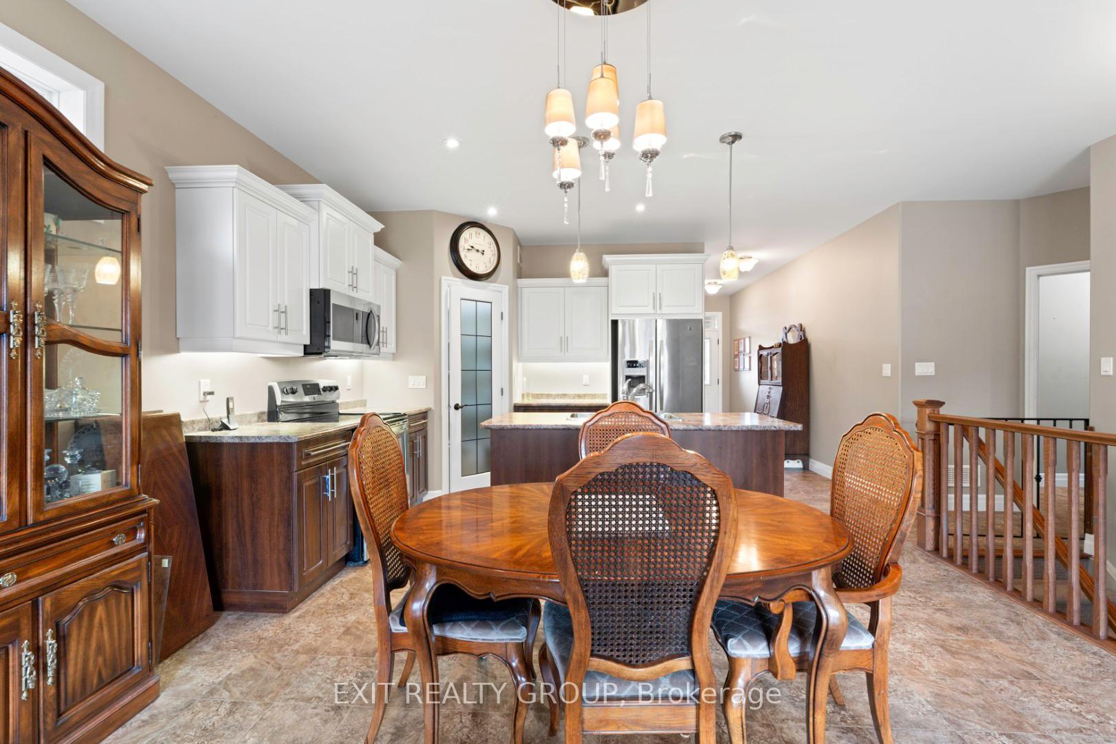 Photo 6 of 11 Cavendish Drive, Belleville, Thurlow Ward — HOMEH