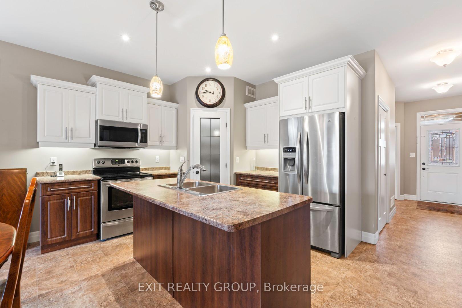 Photo 7 of 11 Cavendish Drive, Belleville, Thurlow Ward — HOMEH