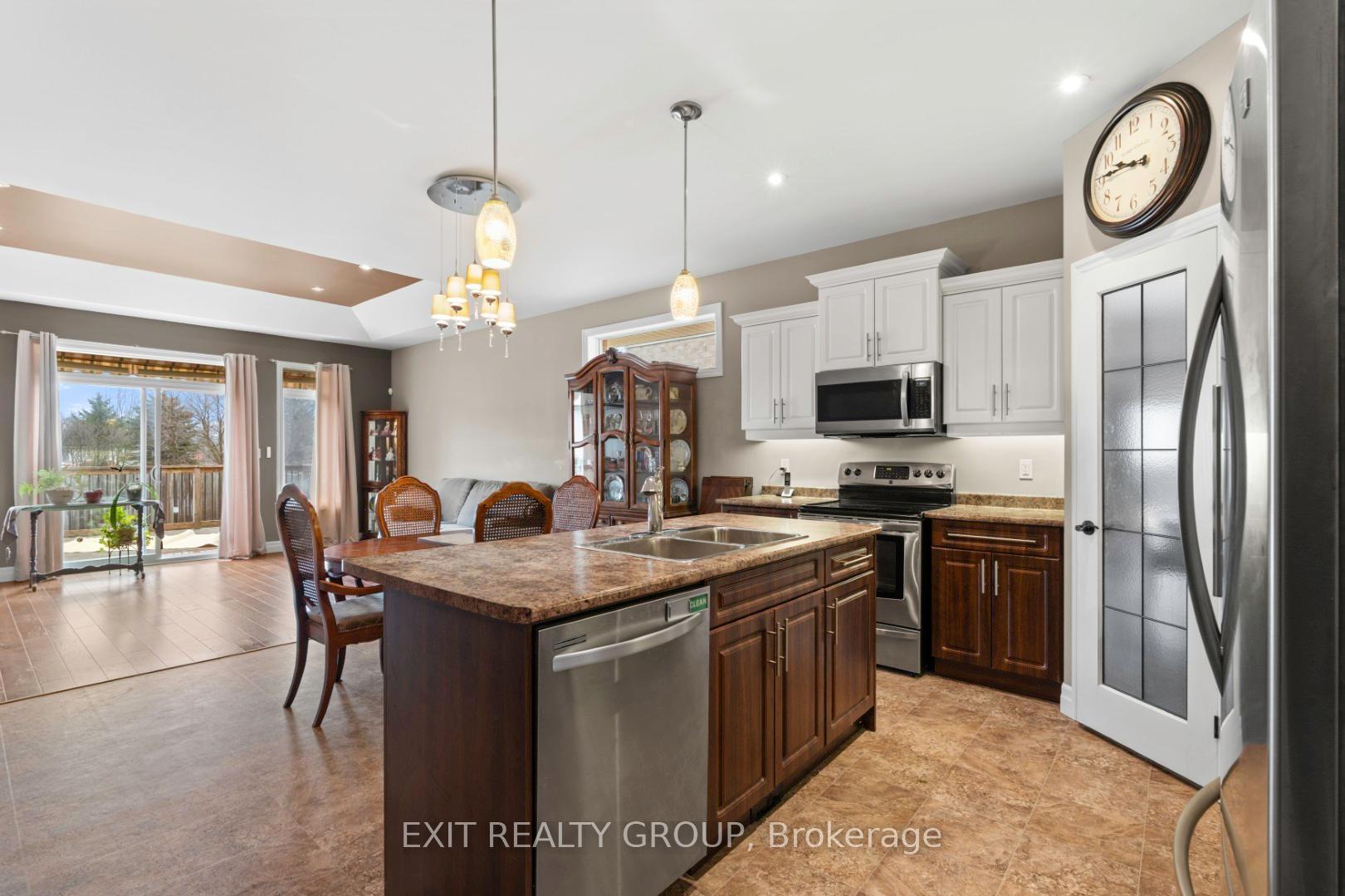 Photo 8 of 11 Cavendish Drive, Belleville, Thurlow Ward — HOMEH
