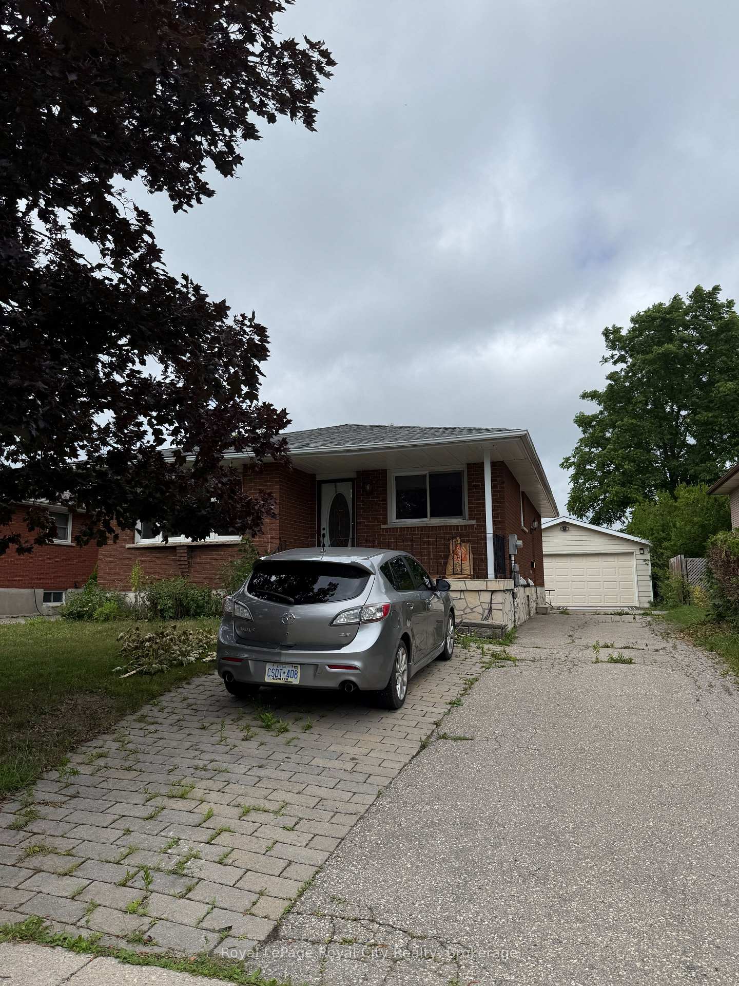 Photo 2 of 140 Brant Avenue, Guelph, Victoria North — HOMEH