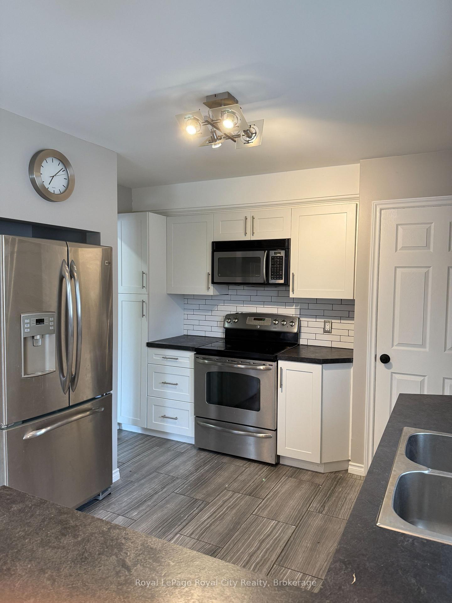 Photo 6 of 140 Brant Avenue, Guelph, Victoria North — HOMEH