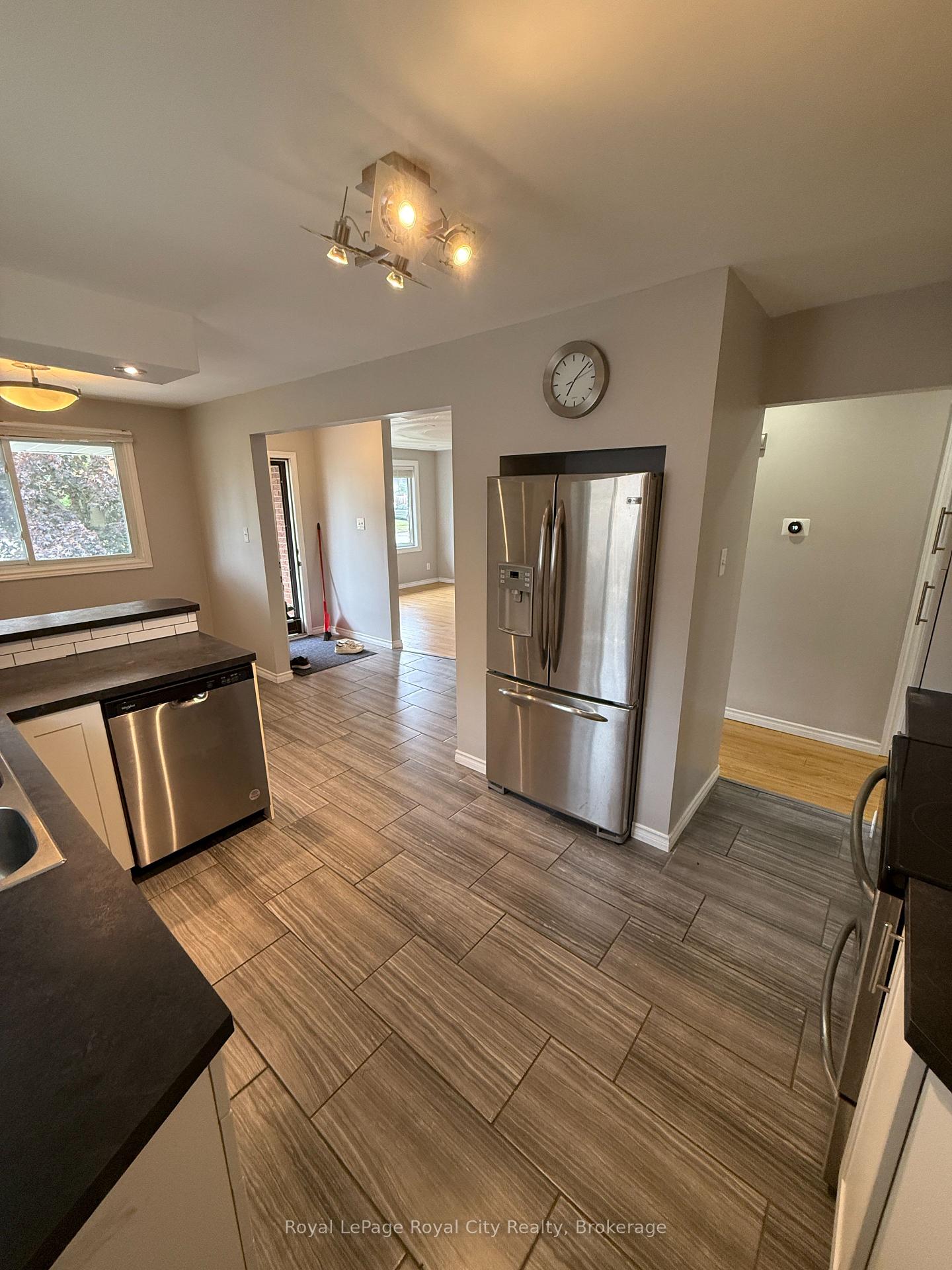 Photo 7 of 140 Brant Avenue, Guelph, Victoria North — HOMEH