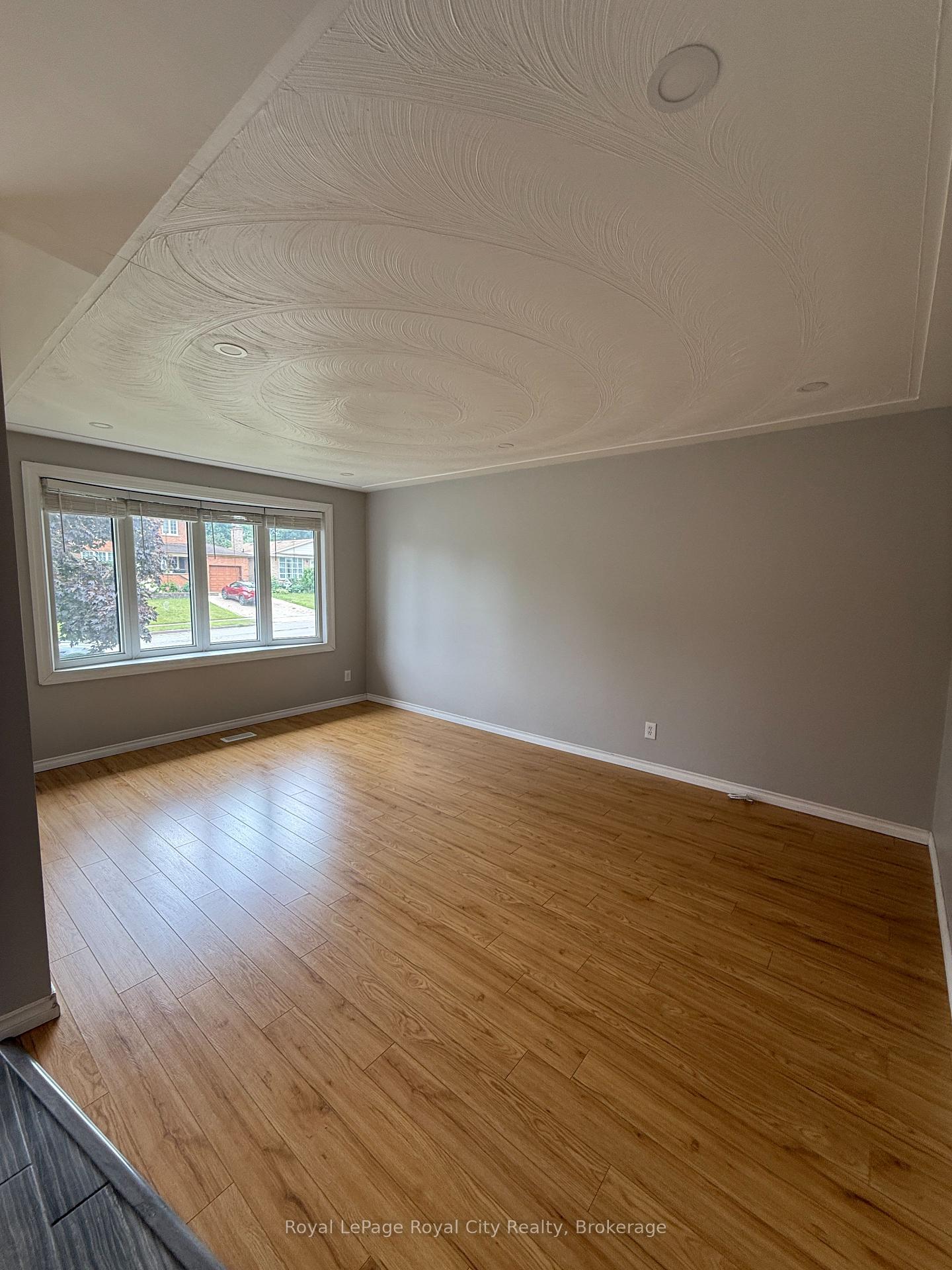 Photo 12 of 140 Brant Avenue, Guelph, Victoria North — HOMEH