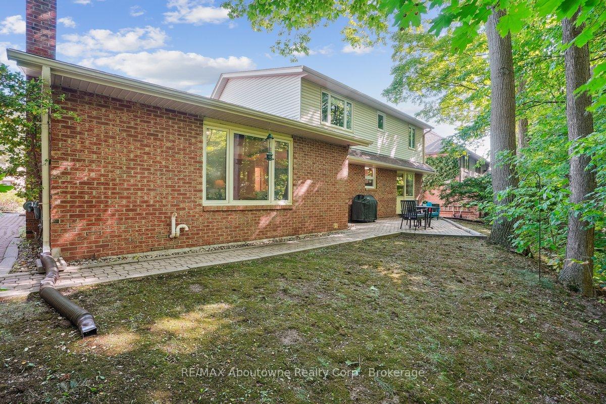 Photo 35 of 1974 Kern's Road, Burlington, Tyandaga — HOMEH