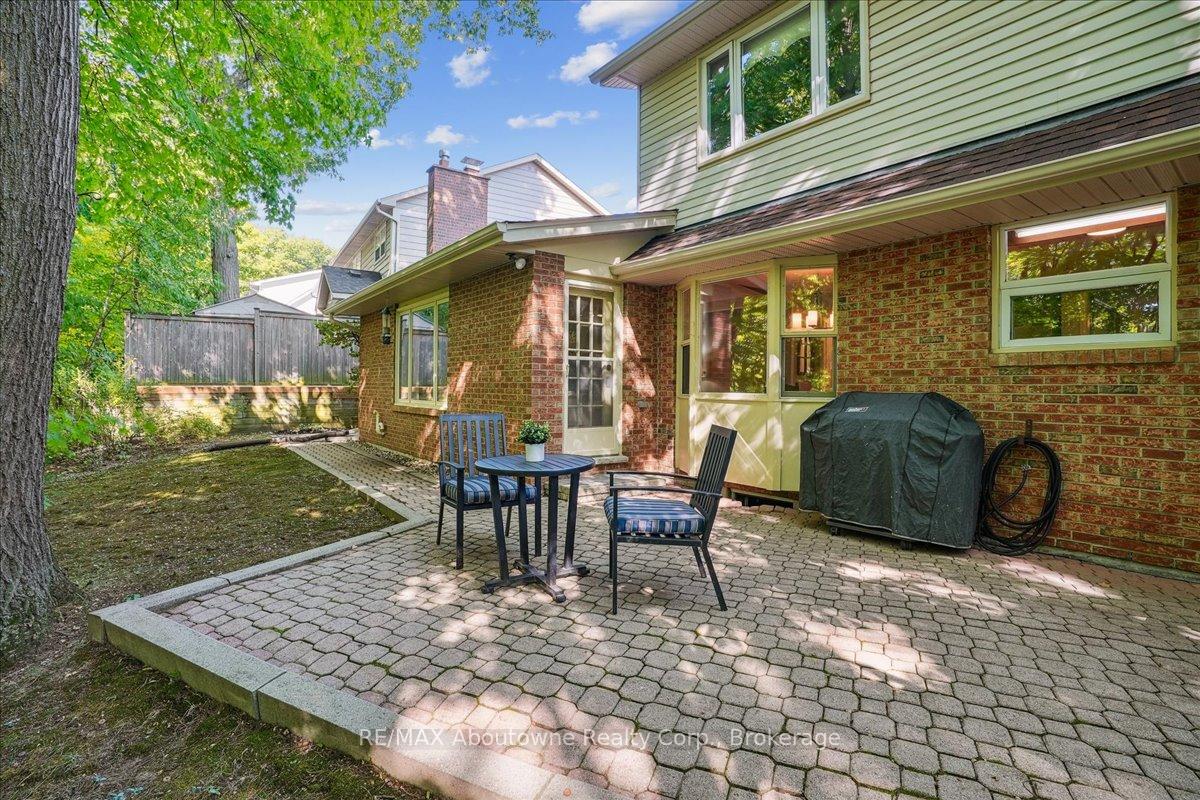 Photo 41 of 1974 Kern's Road, Burlington, Tyandaga — HOMEH