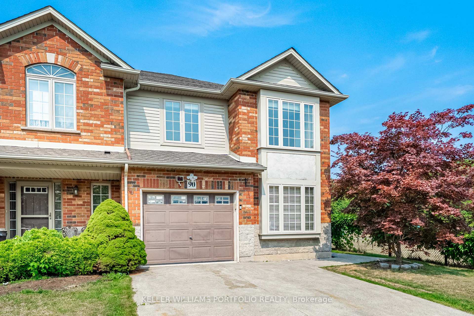 Photo 2 of 90 Magnolia Crescent, Grimsby, Grimsby West — HOMEH