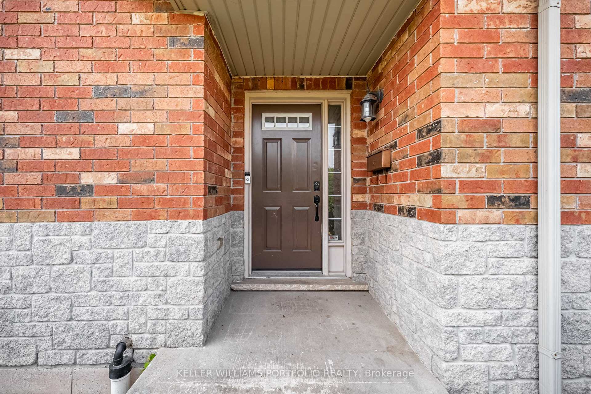 Photo 3 of 90 Magnolia Crescent, Grimsby, Grimsby West — HOMEH