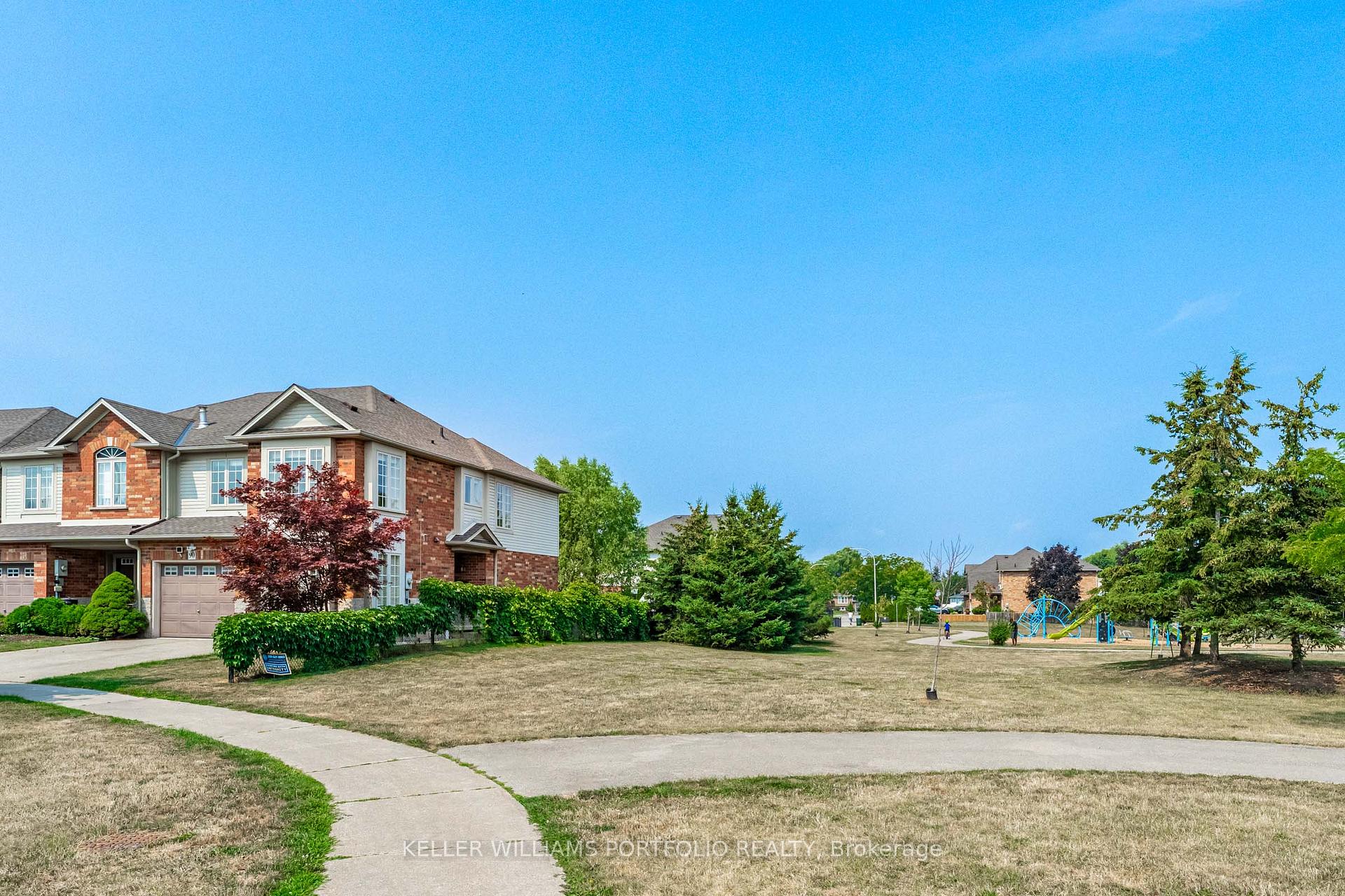 Photo 33 of 90 Magnolia Crescent, Grimsby, Grimsby West — HOMEH