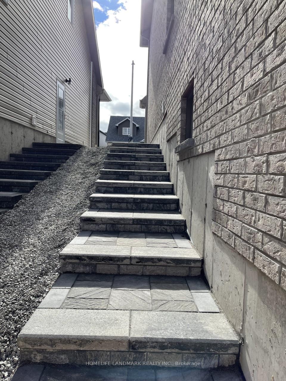 Photo 9 of Unit Bsmt, 33 Olympic Gate, Barrie, Rural Barrie Southwest — HOMEH