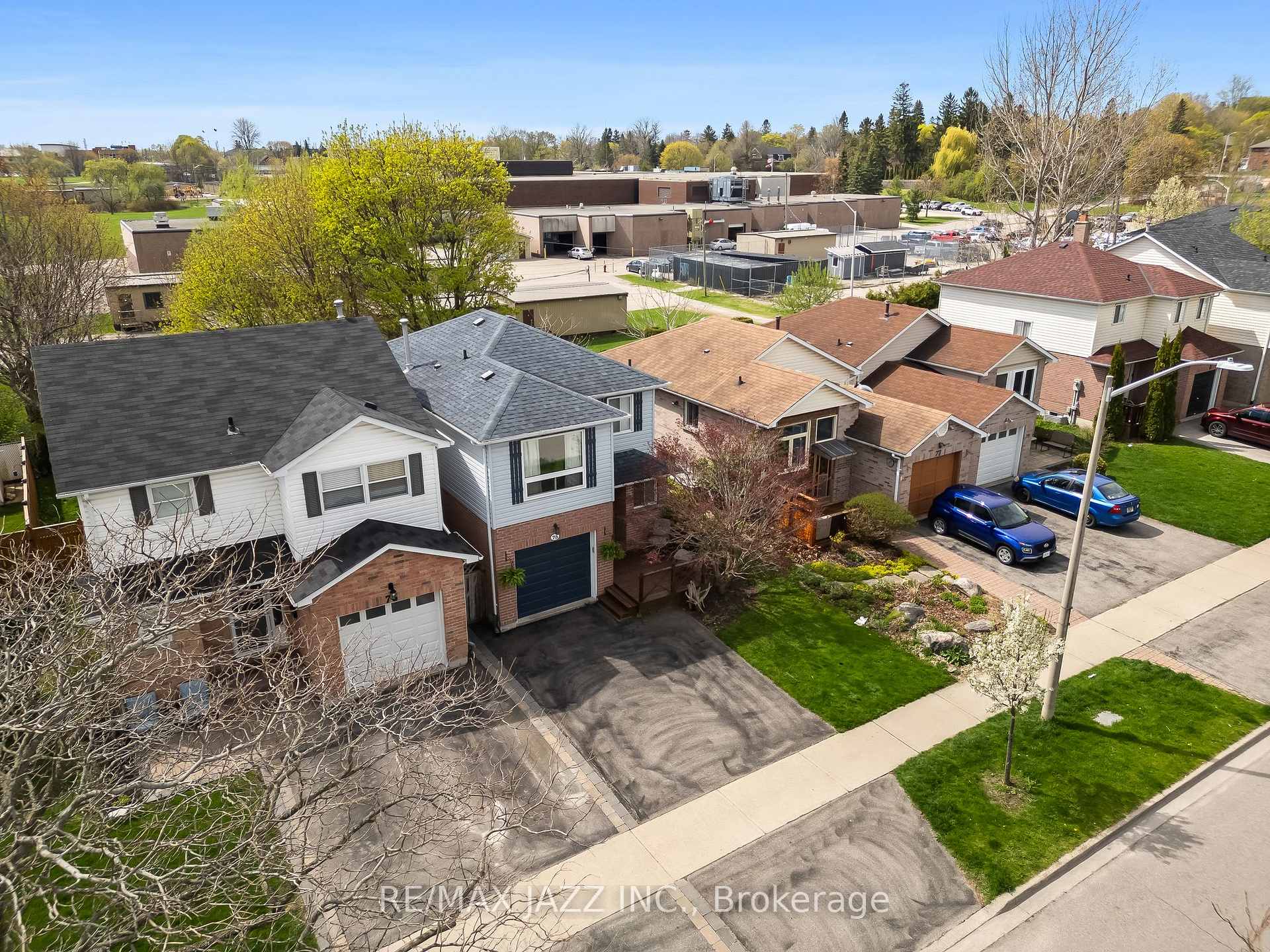Photo 35 of 75 Trudeau Drive, Clarington, Bowmanville — HOMEH