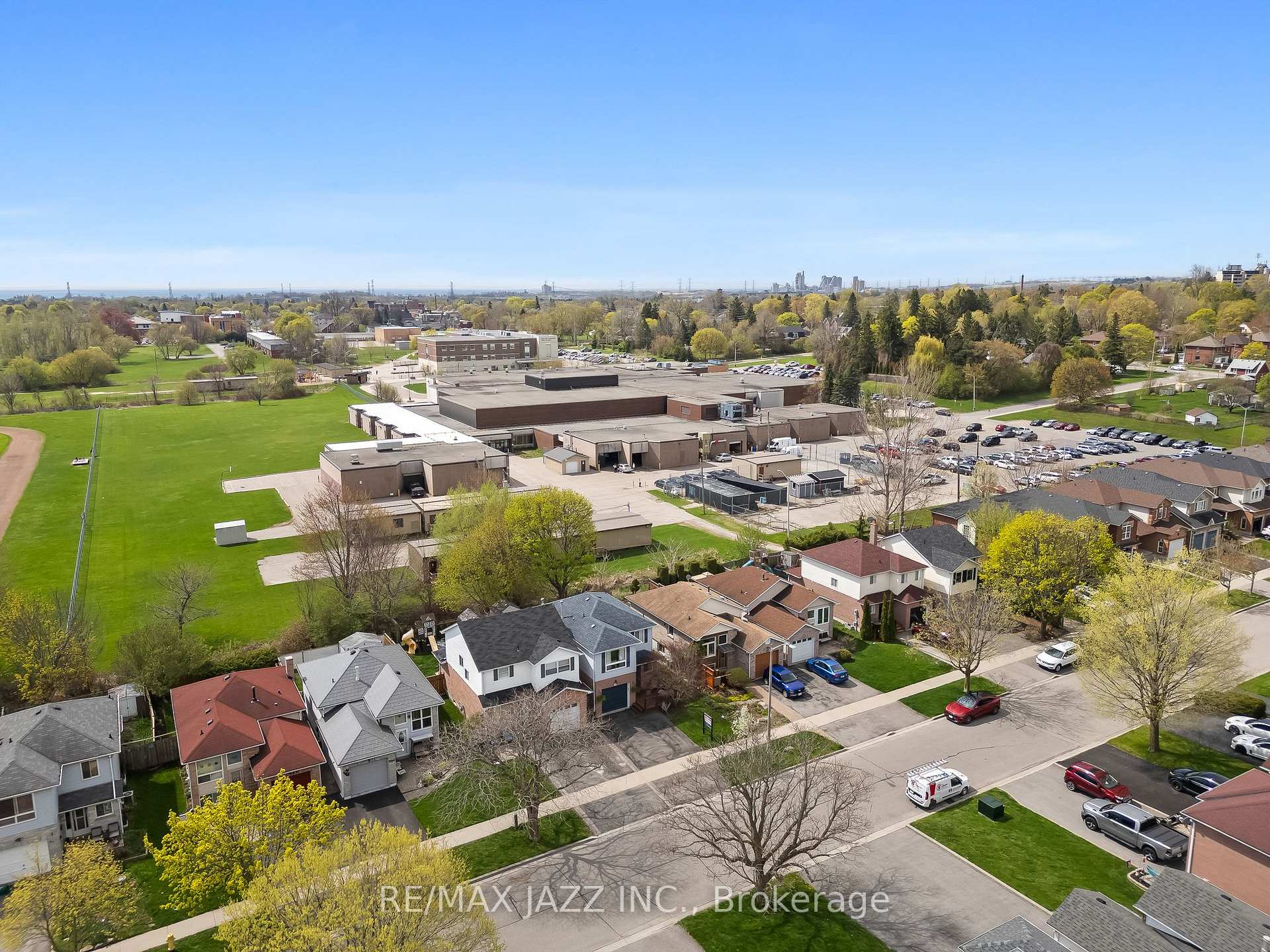 Photo 36 of 75 Trudeau Drive, Clarington, Bowmanville — HOMEH