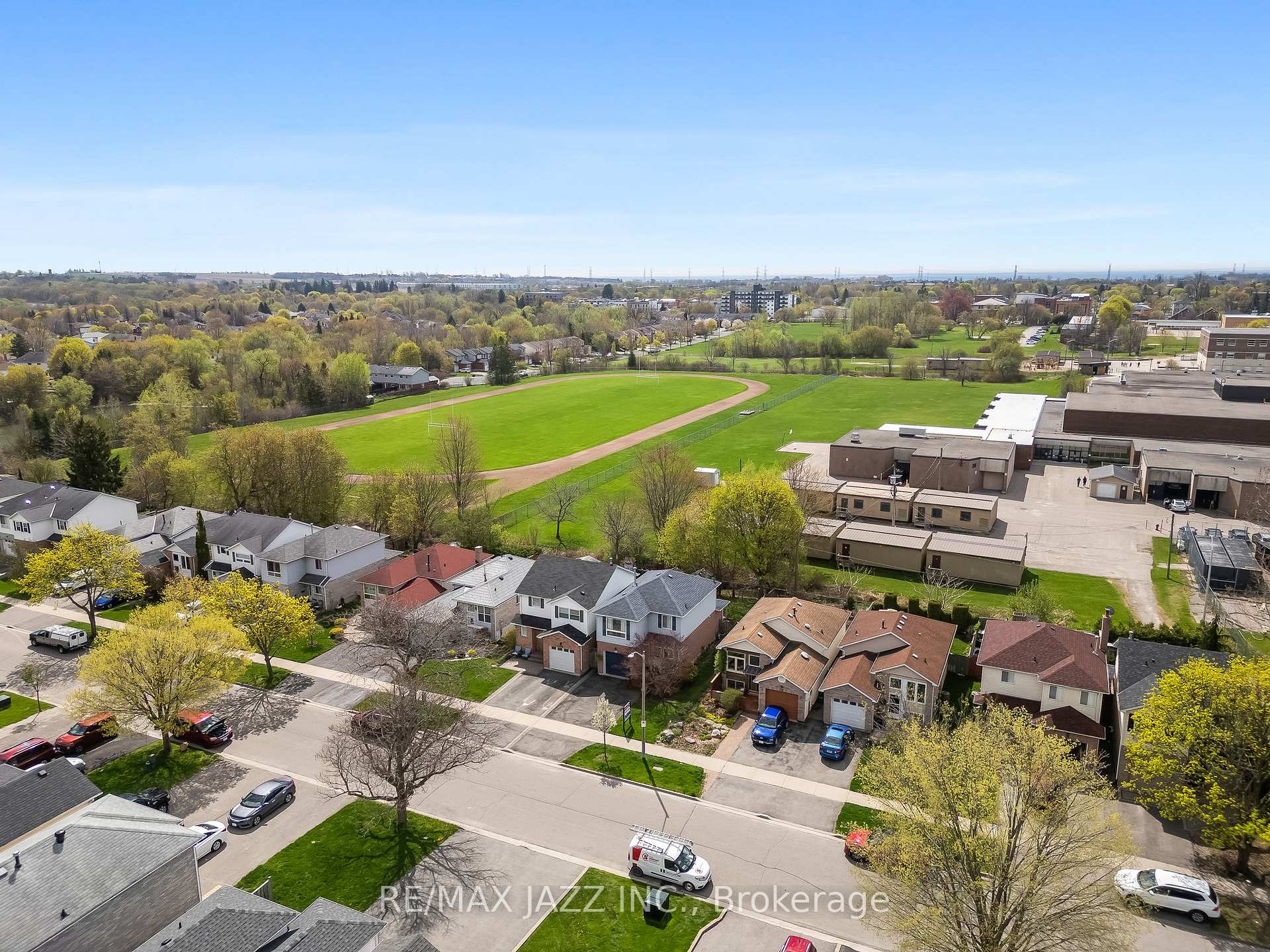 Photo 37 of 75 Trudeau Drive, Clarington, Bowmanville — HOMEH