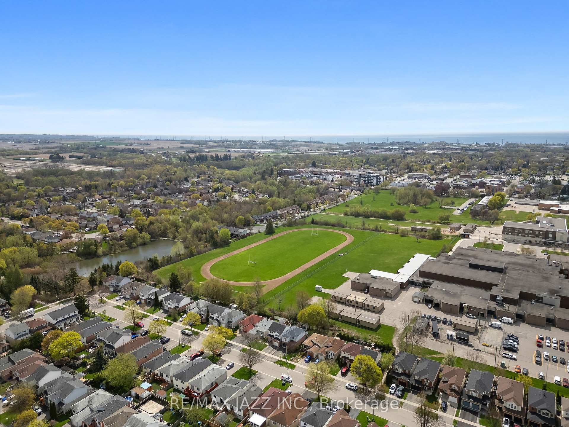Photo 39 of 75 Trudeau Drive, Clarington, Bowmanville — HOMEH