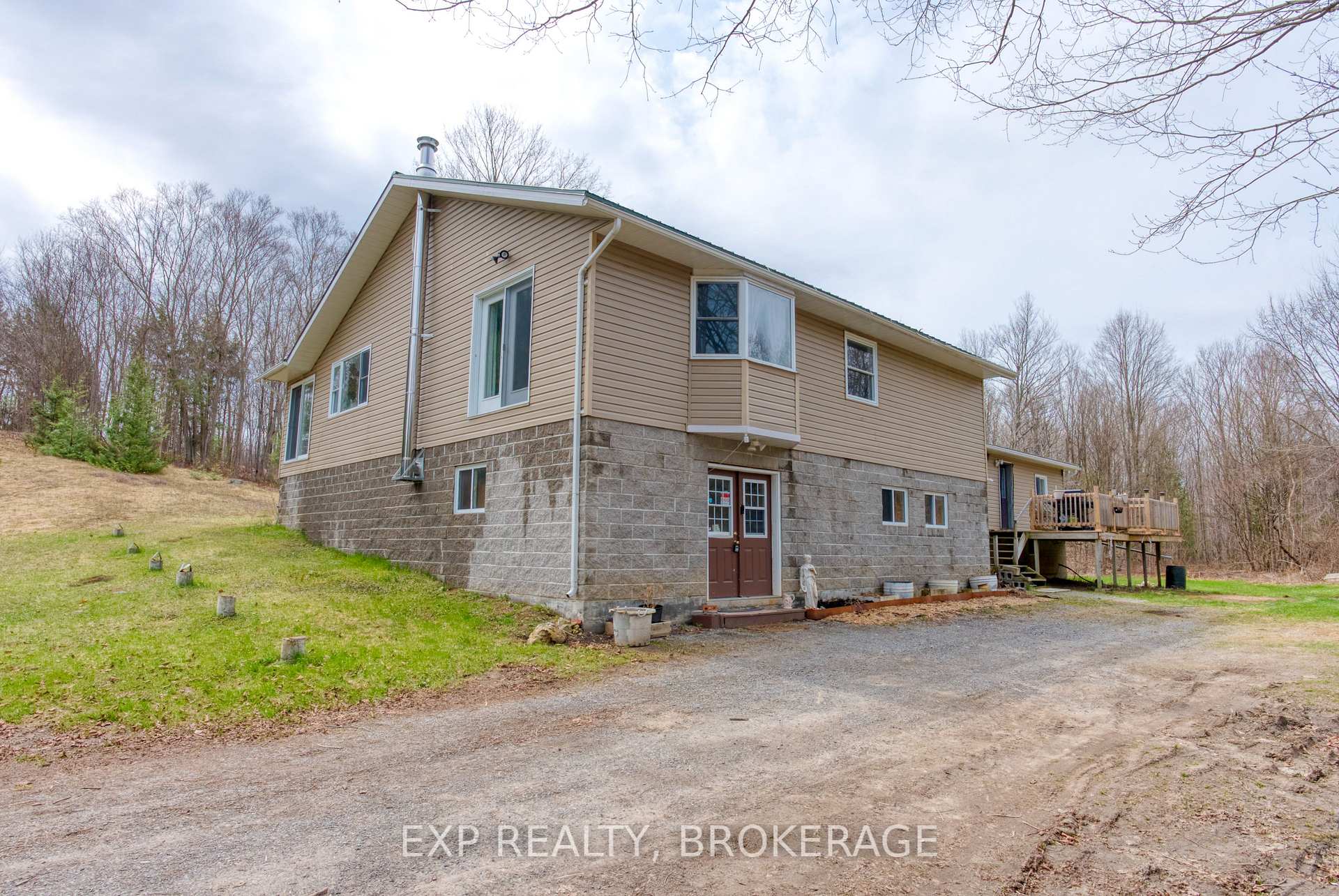 Photo 3 of 1073 Cox Road, Central Frontenac, Frontenac Centre — HOMEH