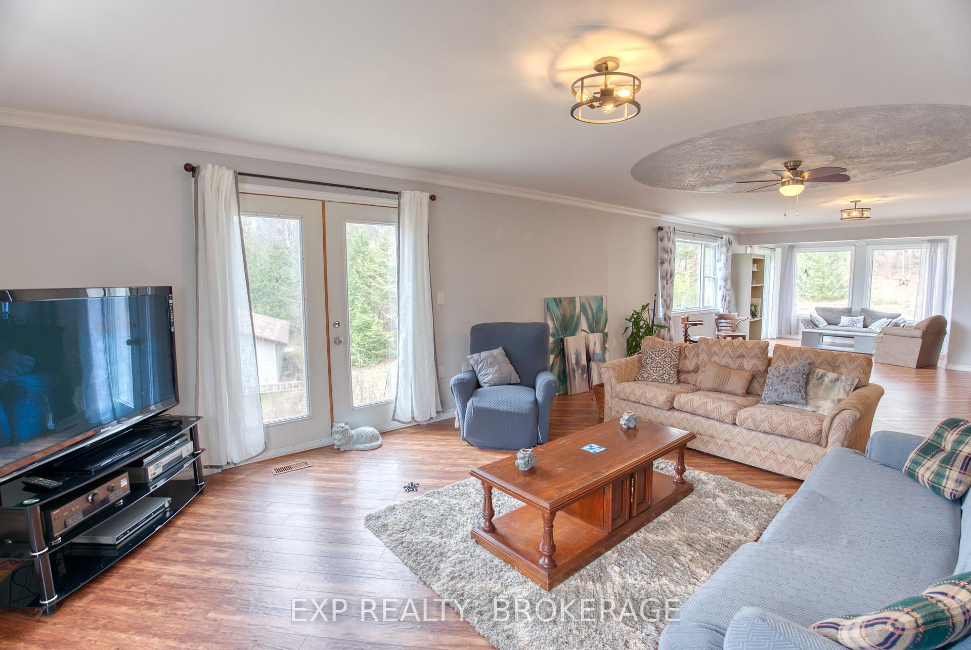 Photo 5 of 1073 Cox Road, Central Frontenac, Frontenac Centre — HOMEH
