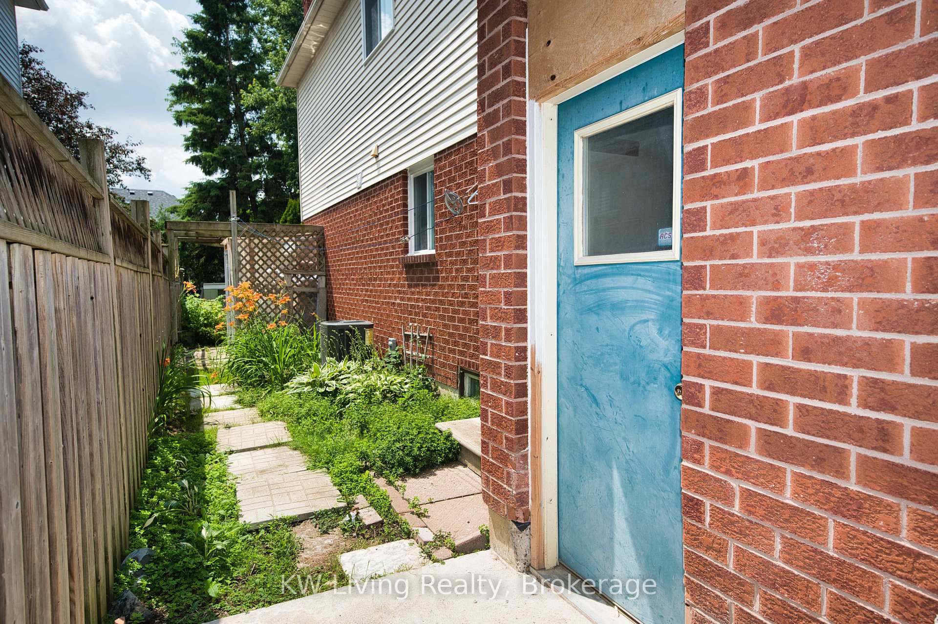 Photo 24 of 27 Sunbird Boulevard, Georgina, Keswick North — HOMEH