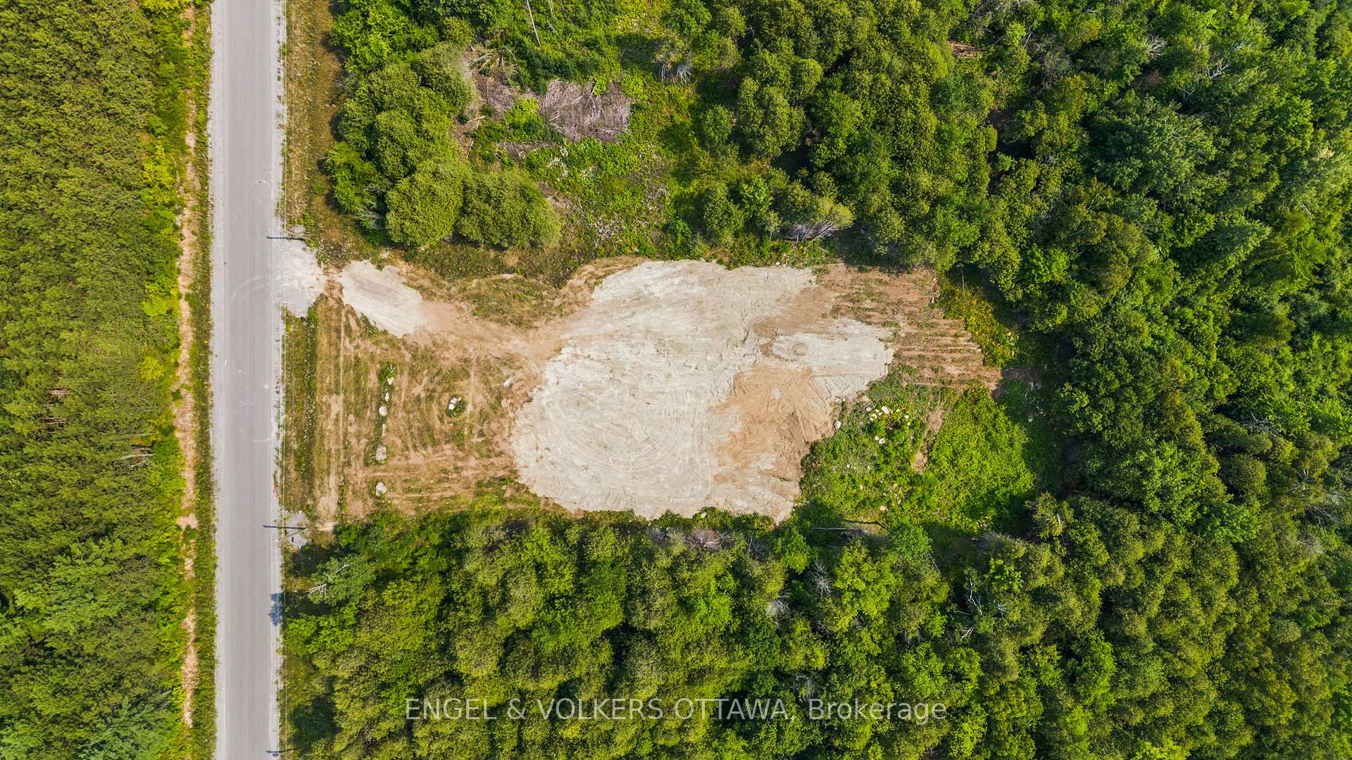 Photo 4 of Unit 9, 6244 Nick Adams Road, Ottawa, Osgoode Twp North of Reg Rd 6 — HOMEH