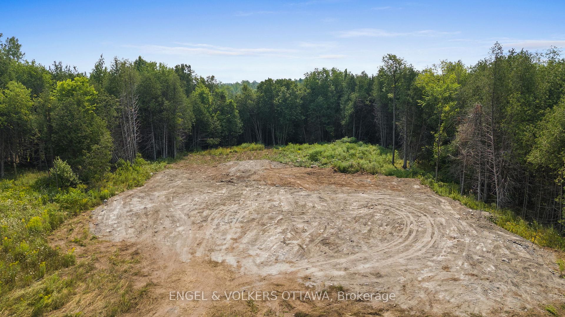 Photo 12 of Unit 9, 6244 Nick Adams Road, Ottawa, Osgoode Twp North of Reg Rd 6 — HOMEH