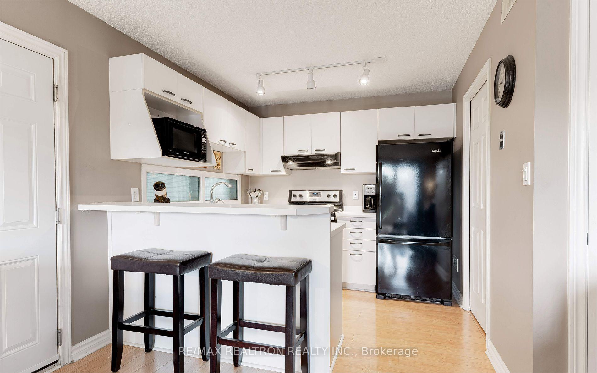 Photo 6 of Unit 304, 2040 Cleaver Avenue, Burlington, Headon — HOMEH