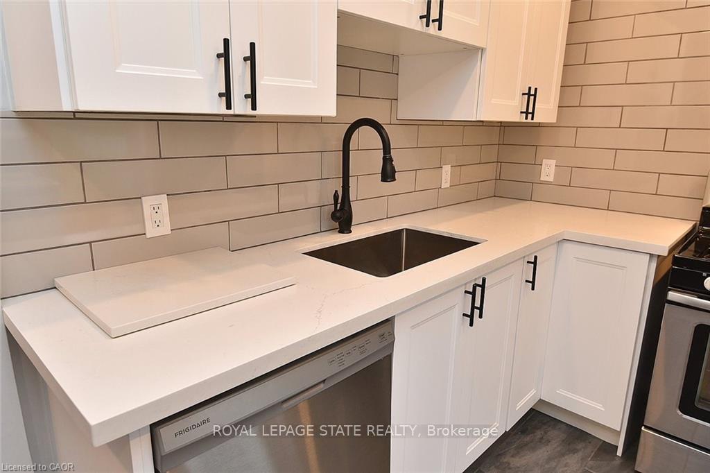Photo 16 of 293 Fairfield Avenue, Hamilton, Homeside — HOMEH