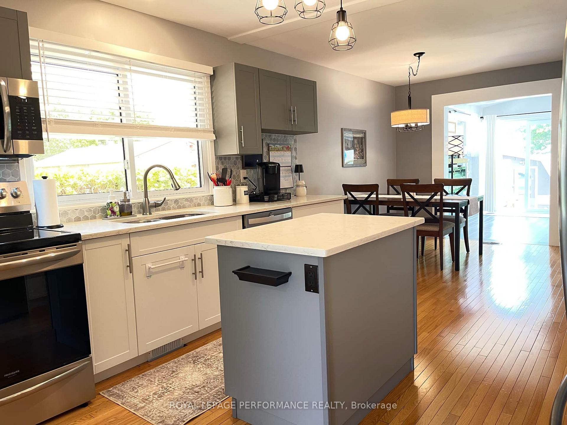 Photo 5 of 1006 Edythe Avenue, Cornwall — HOMEH