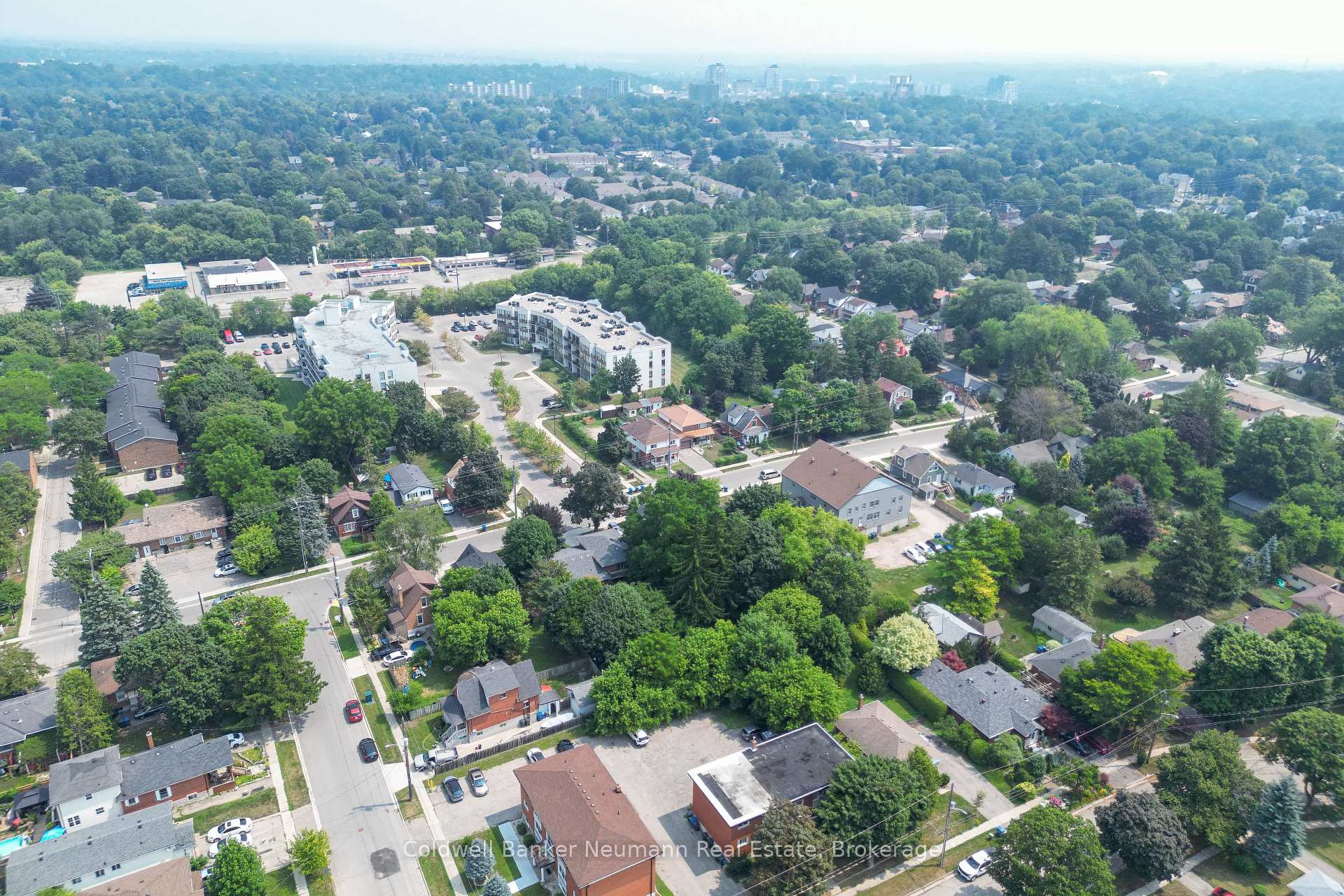 Photo 13 of Unit Lower, 27 Julia Drive, Guelph, Junction/Onward Willow — HOMEH