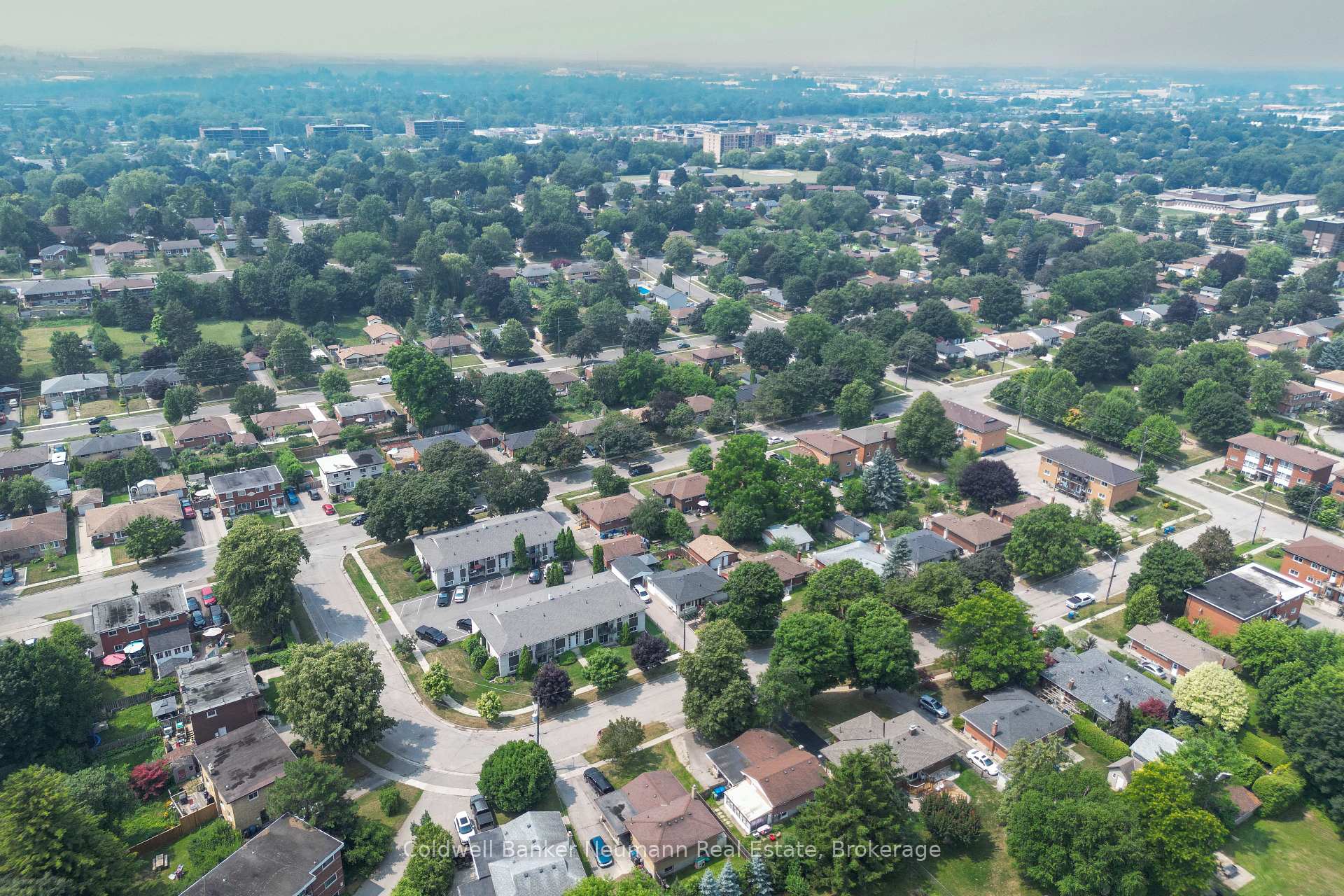 Photo 15 of Unit Lower, 27 Julia Drive, Guelph, Junction/Onward Willow — HOMEH
