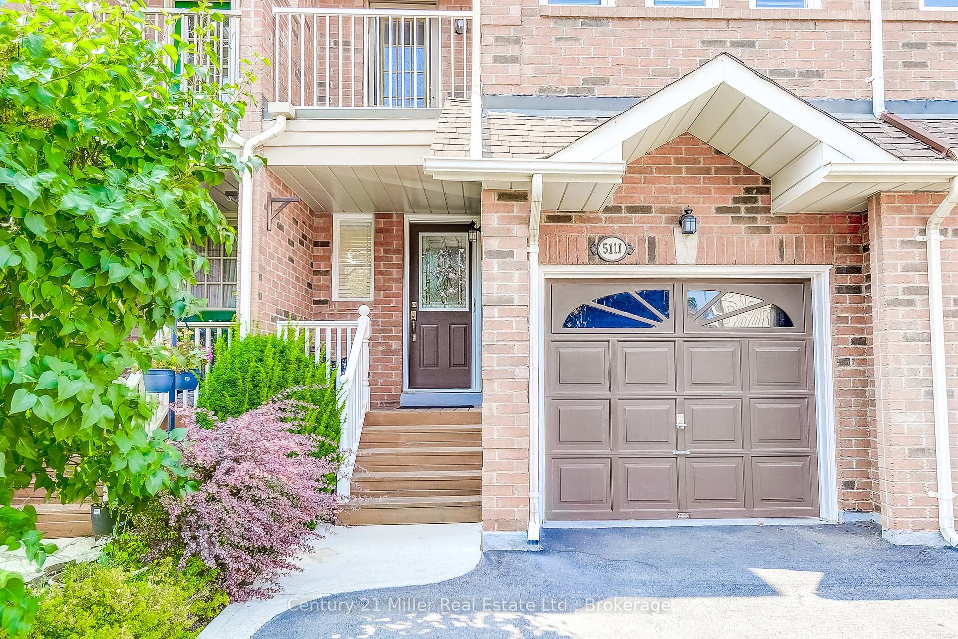 Photo 4 of 5111 Thornburn Drive, Burlington, Uptown — HOMEH